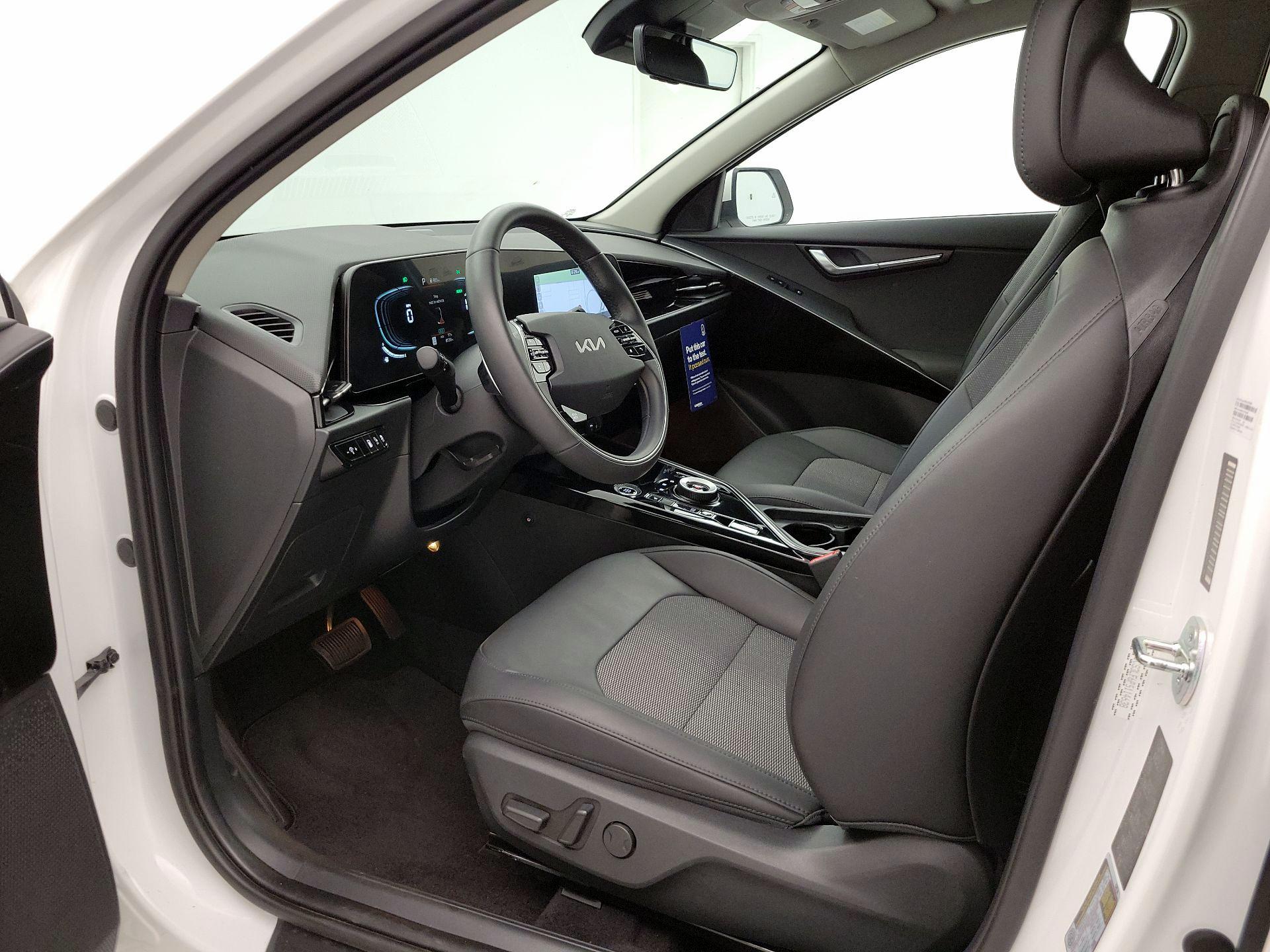 Thumbnail: 2023 Kia Niro - 11
