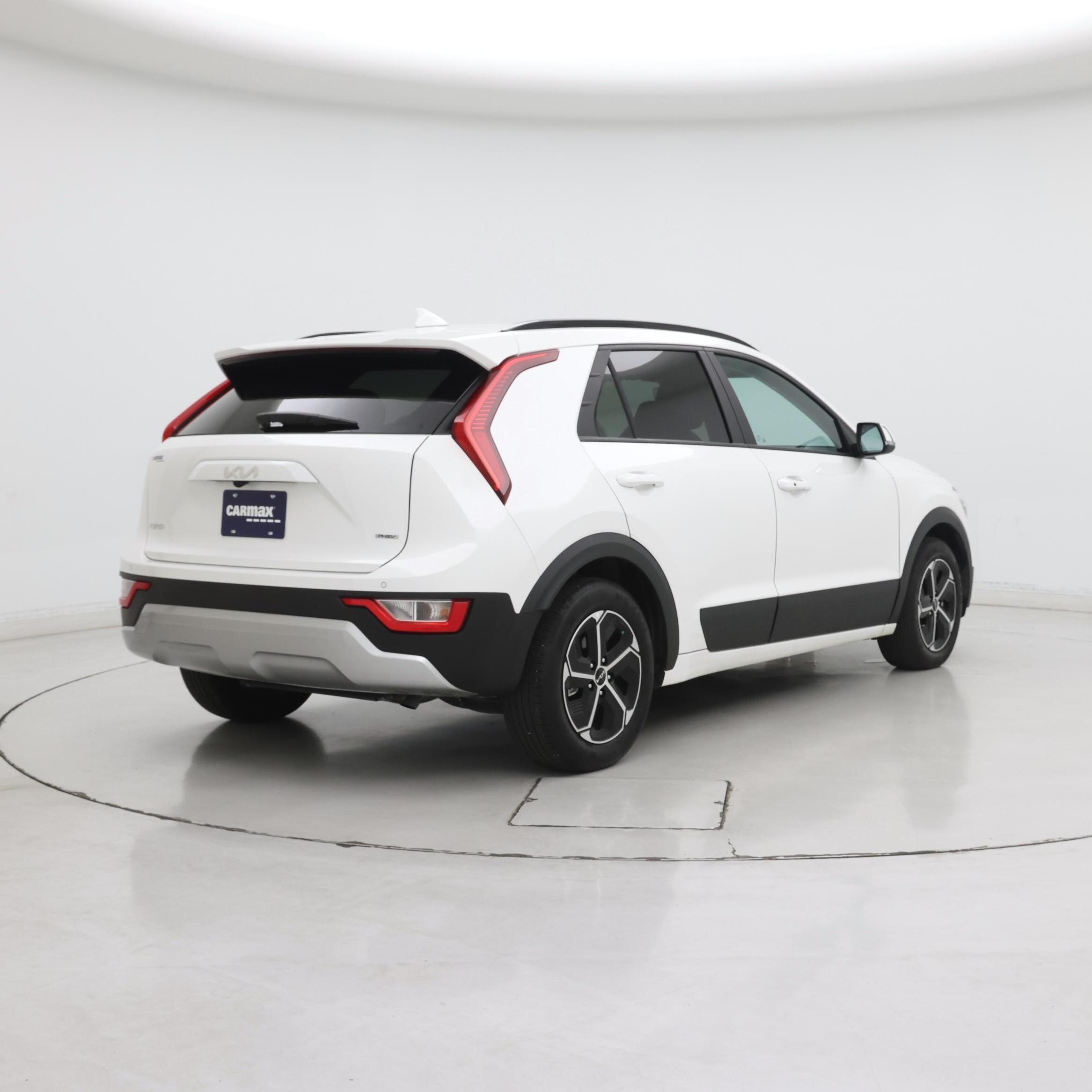 Thumbnail: 2023 Kia Niro - 8