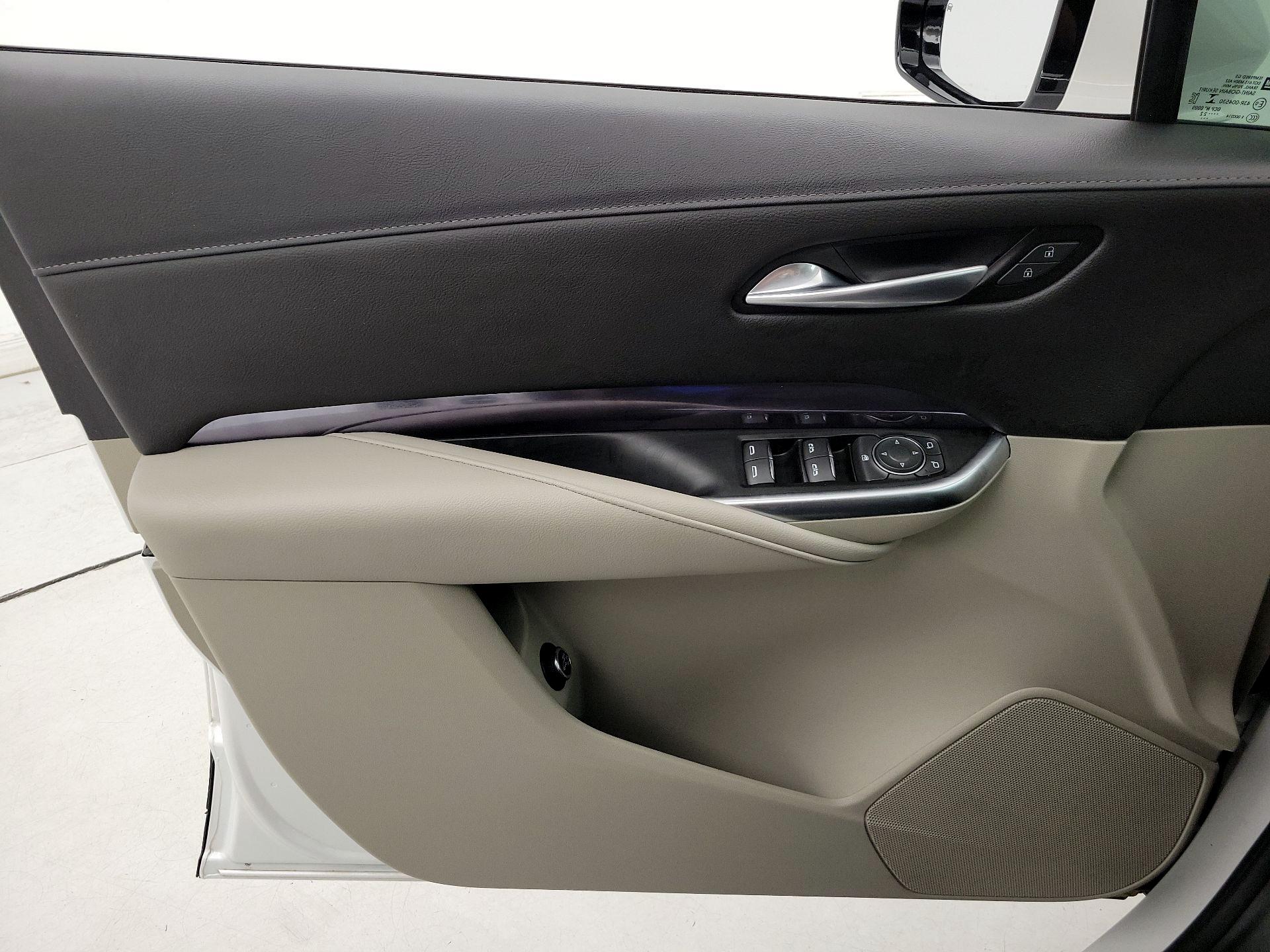 Thumbnail: 2023 Cadillac XT4 - 12
