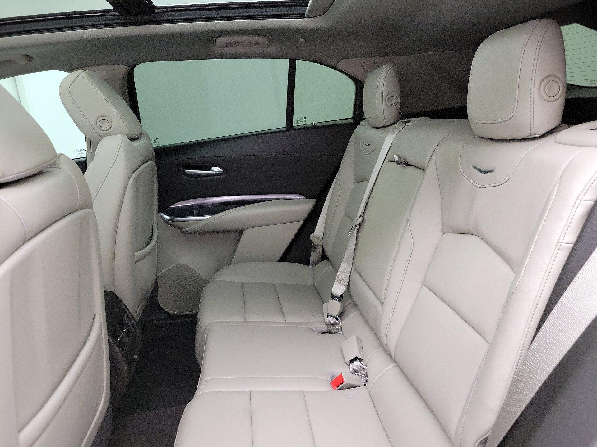 Thumbnail: 2023 Cadillac XT4 - 20