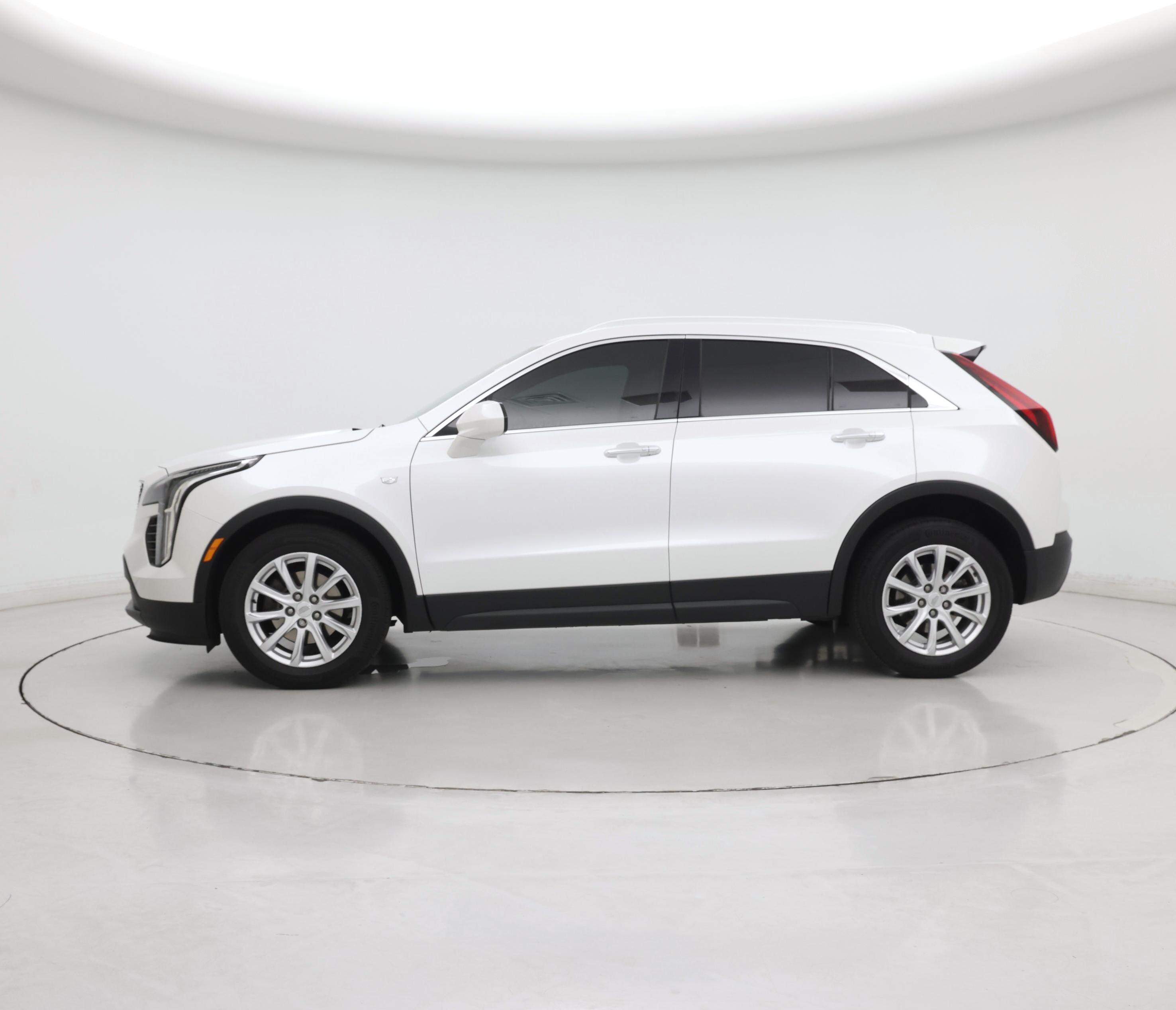 Thumbnail: 2023 Cadillac XT4 - 3