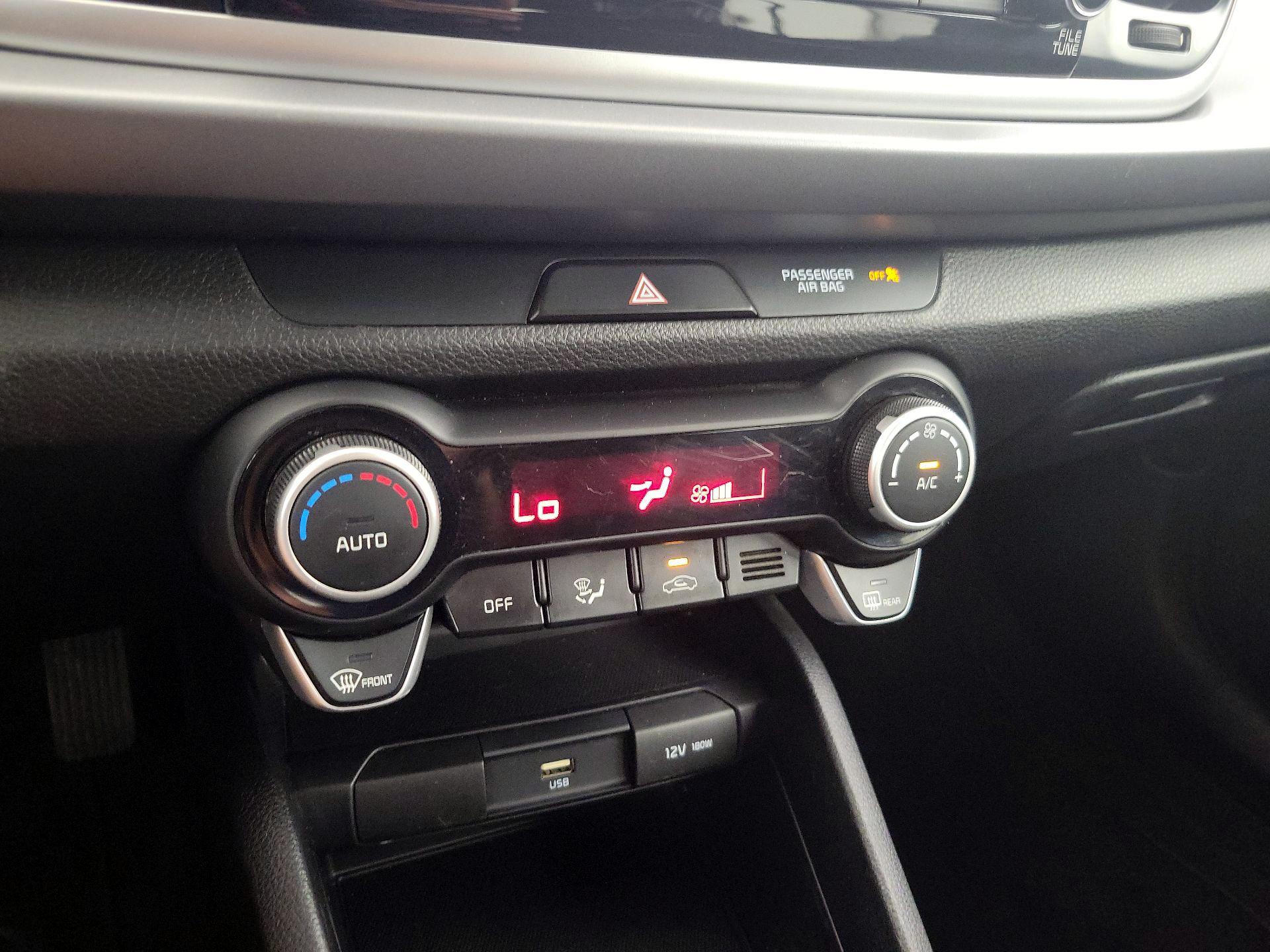 Thumbnail: 2022 Kia Rio5 - 16