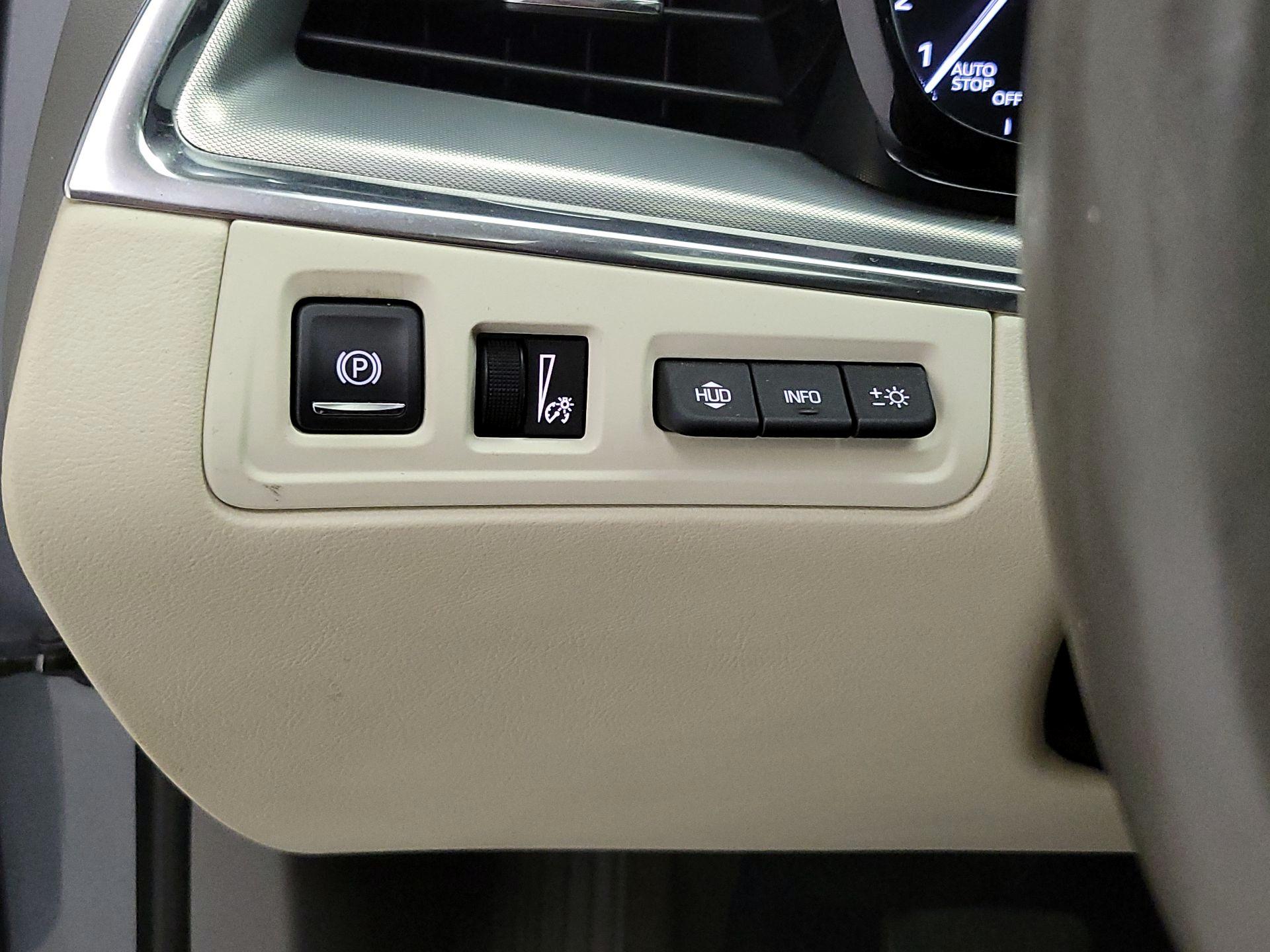 Thumbnail: 2021 Cadillac XT5 - 13