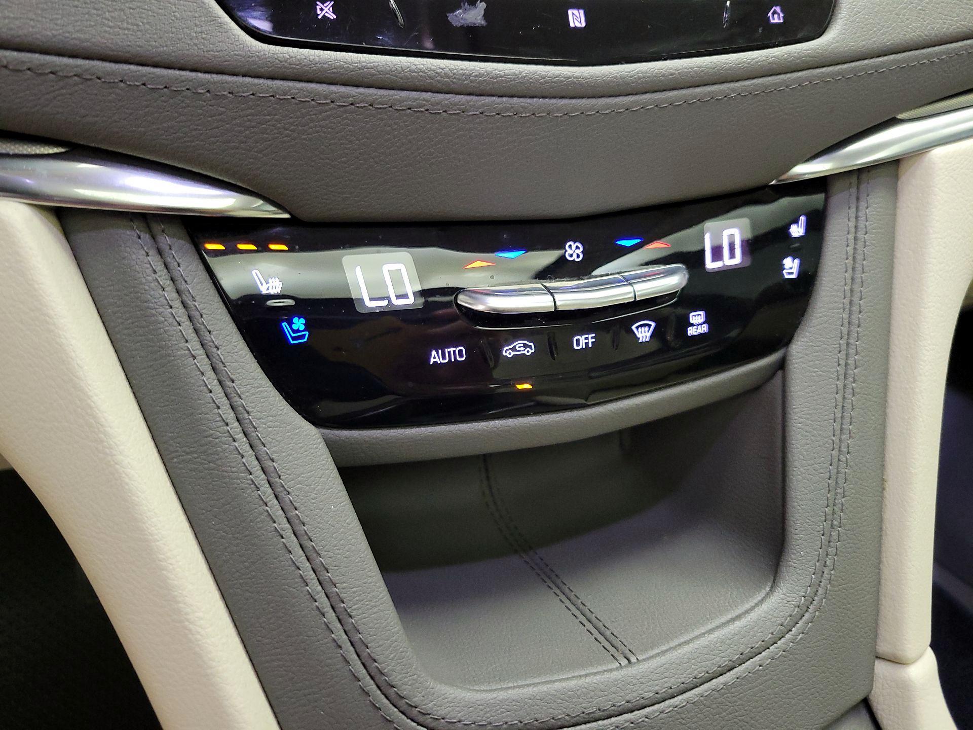Thumbnail: 2021 Cadillac XT5 - 17