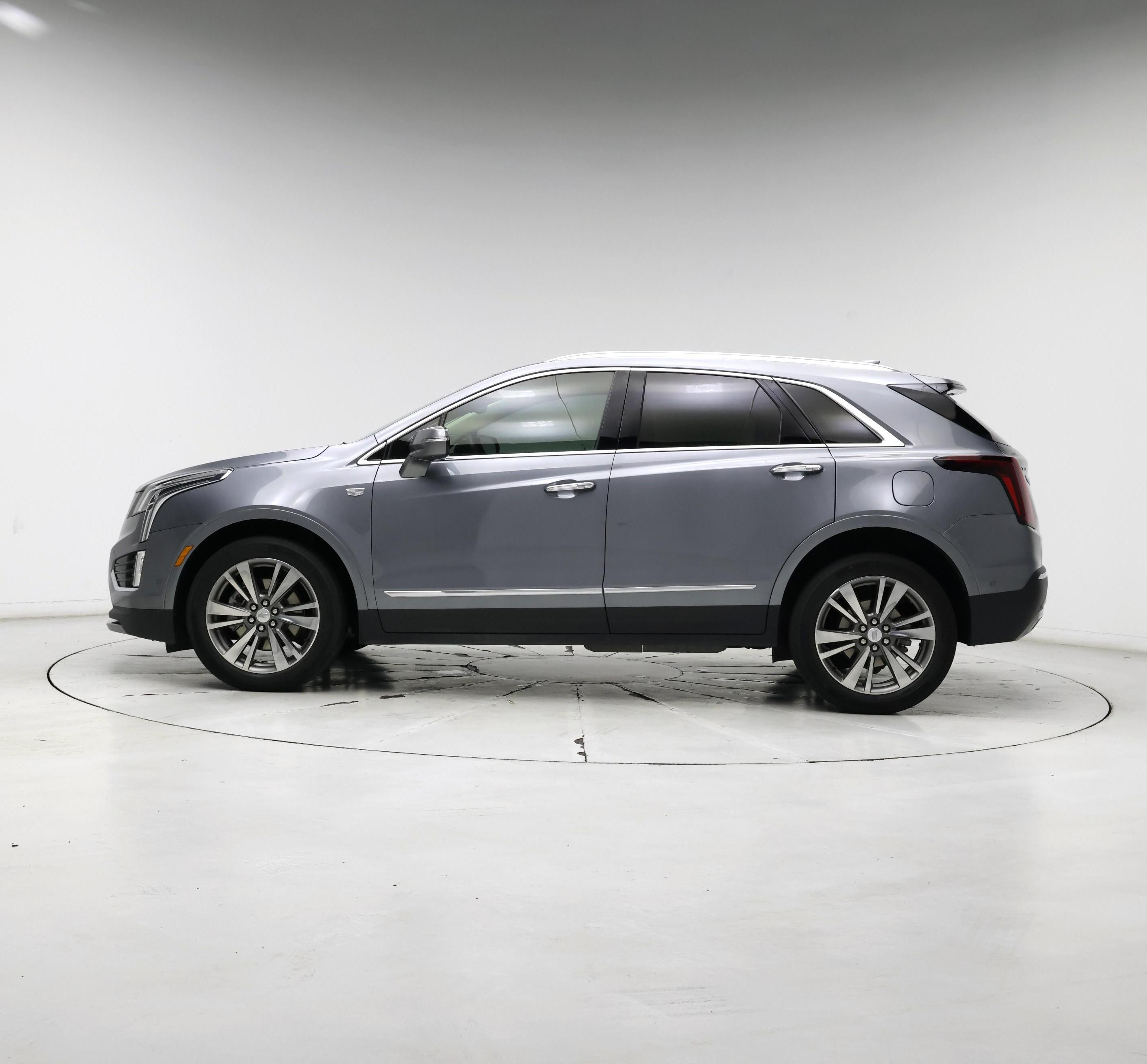 Thumbnail: 2021 Cadillac XT5 - 3