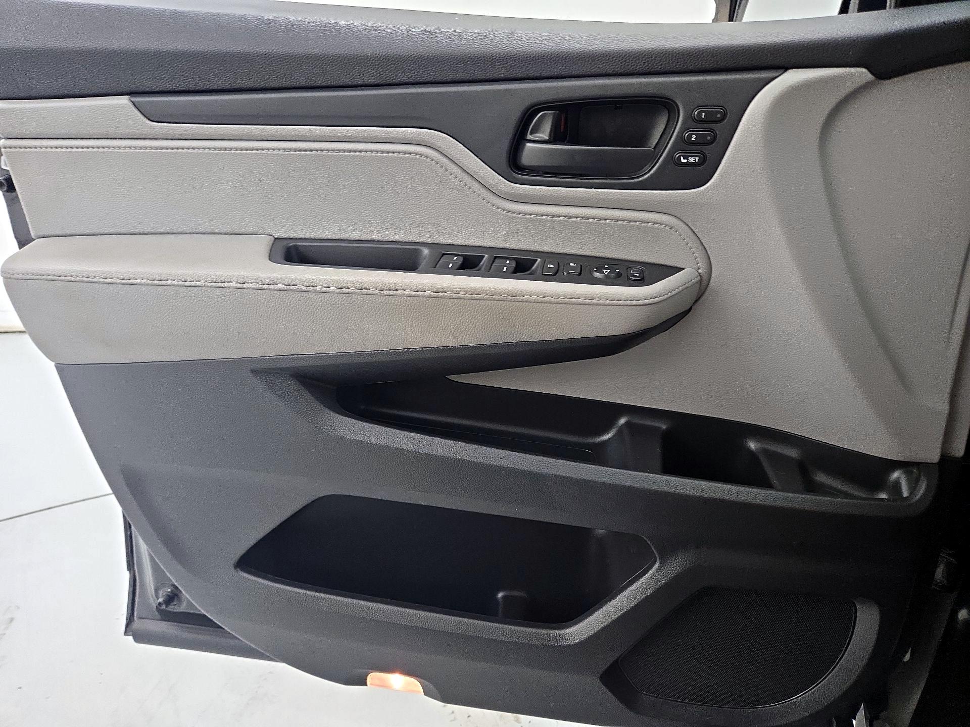 Thumbnail: 2018 Honda Odyssey - 12