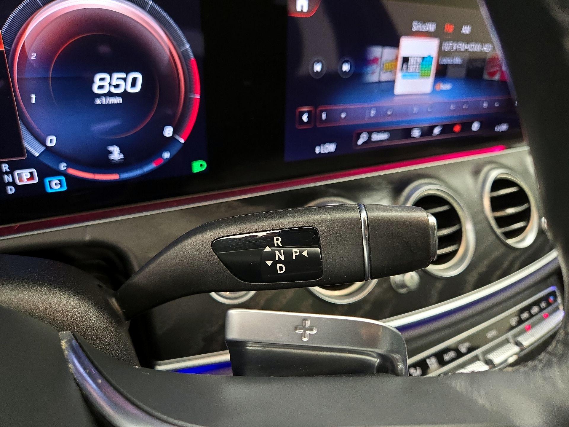 Thumbnail: 2022 Mercedes-Benz E-Class - 18