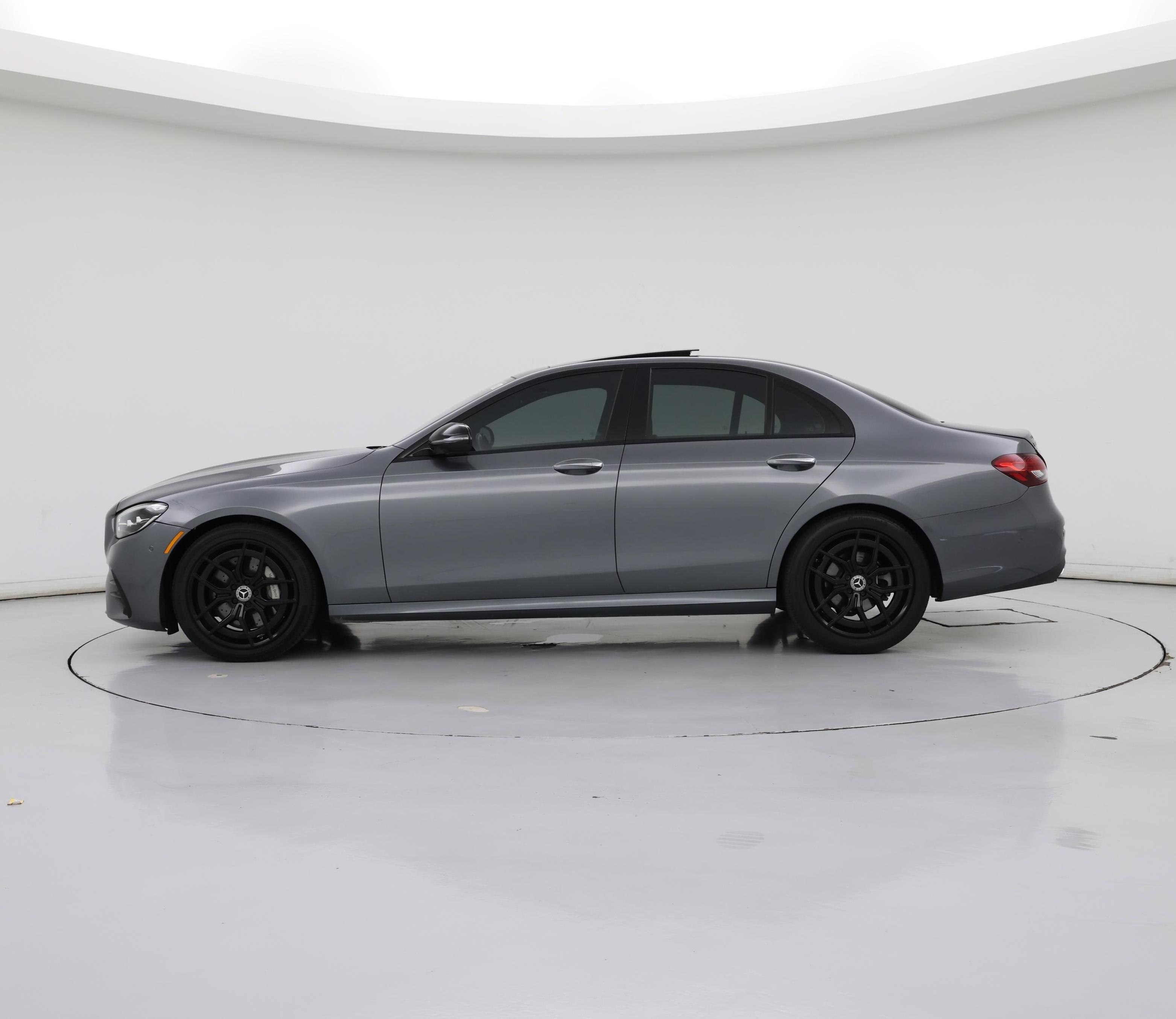 Thumbnail: 2022 Mercedes-Benz E-Class - 3