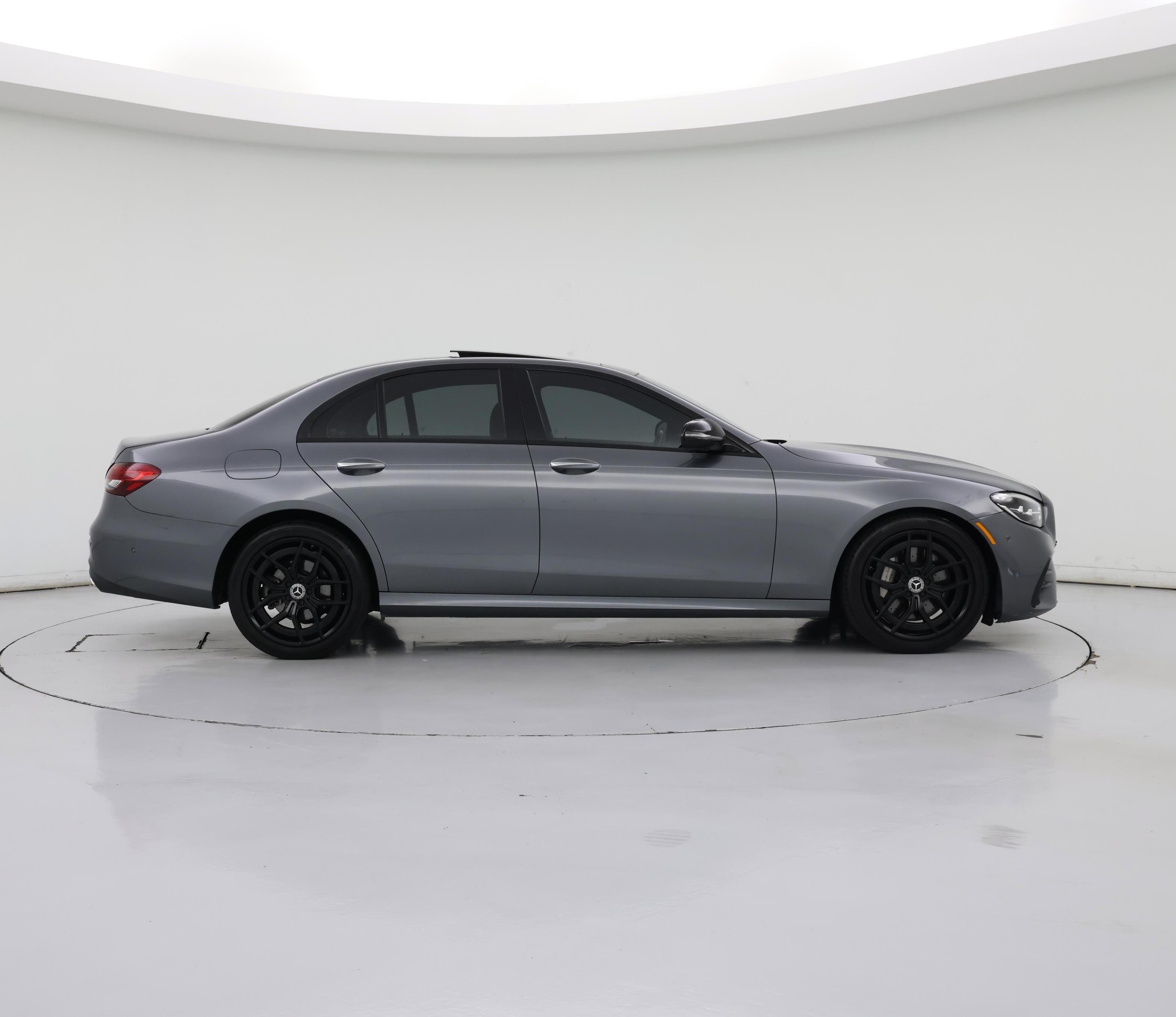 Thumbnail: 2022 Mercedes-Benz E-Class - 7