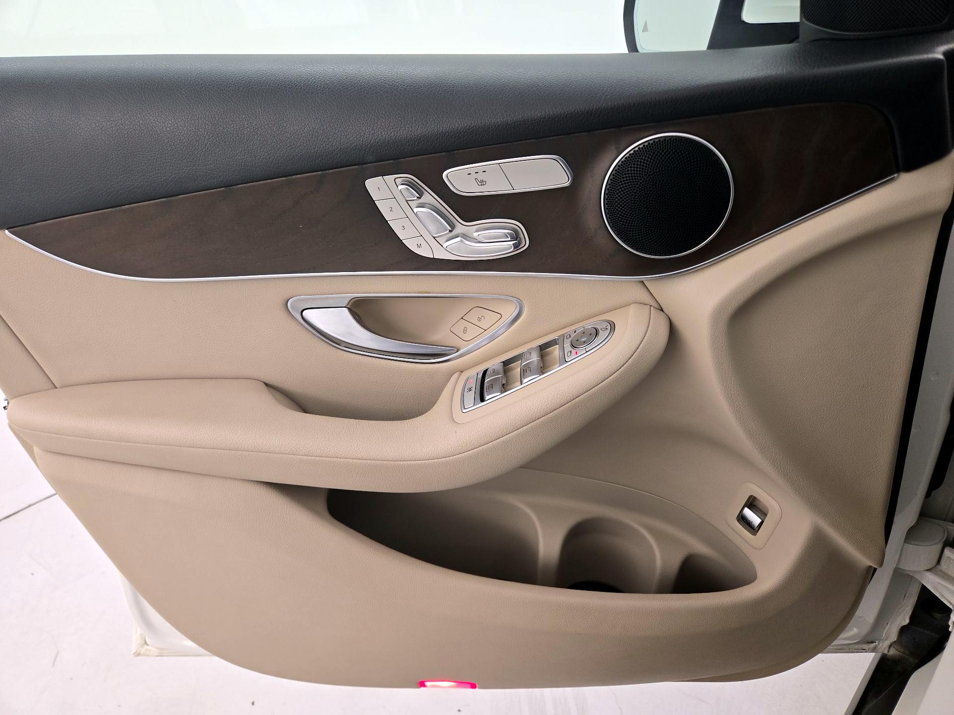 Thumbnail: 2019 Mercedes-Benz GLC - 12
