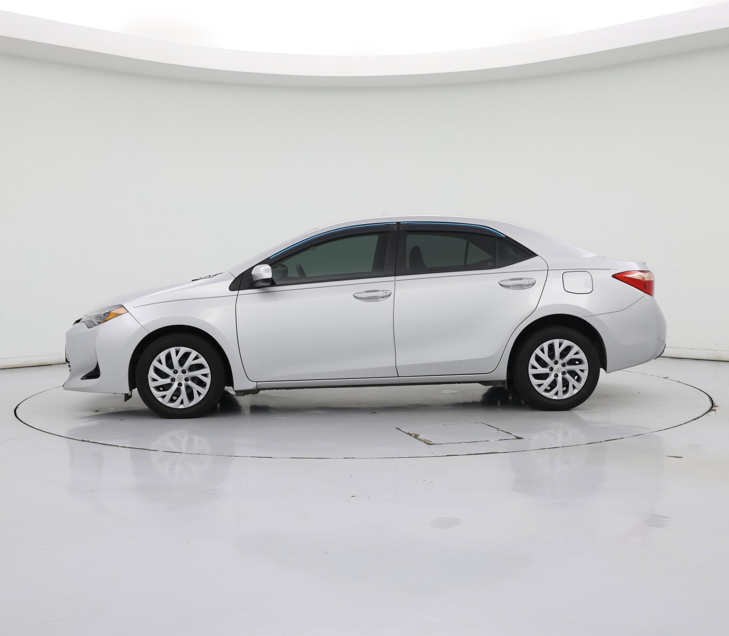 Thumbnail: 2018 Toyota Corolla - 3