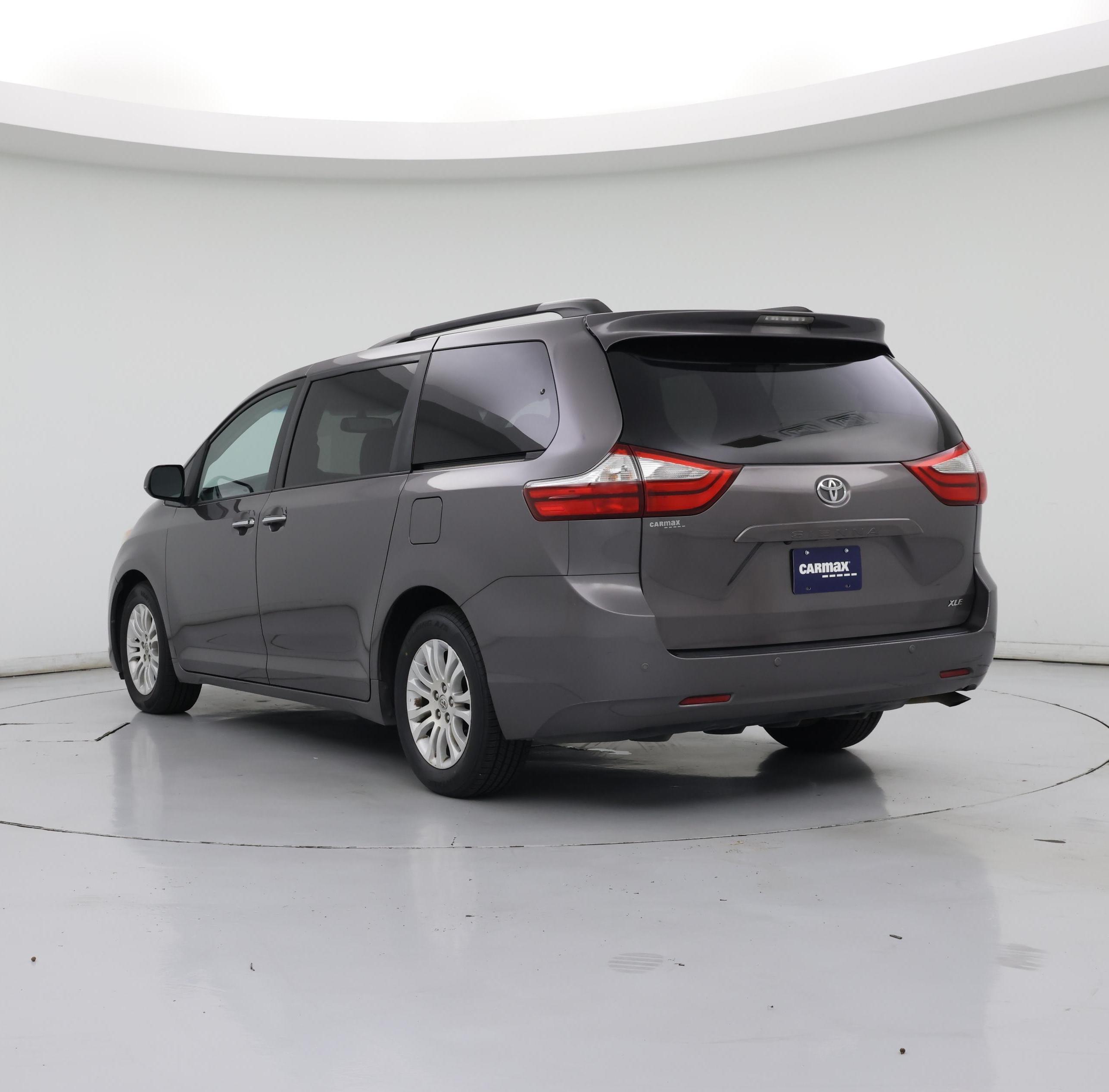 Thumbnail: 2015 Toyota Sienna - 2