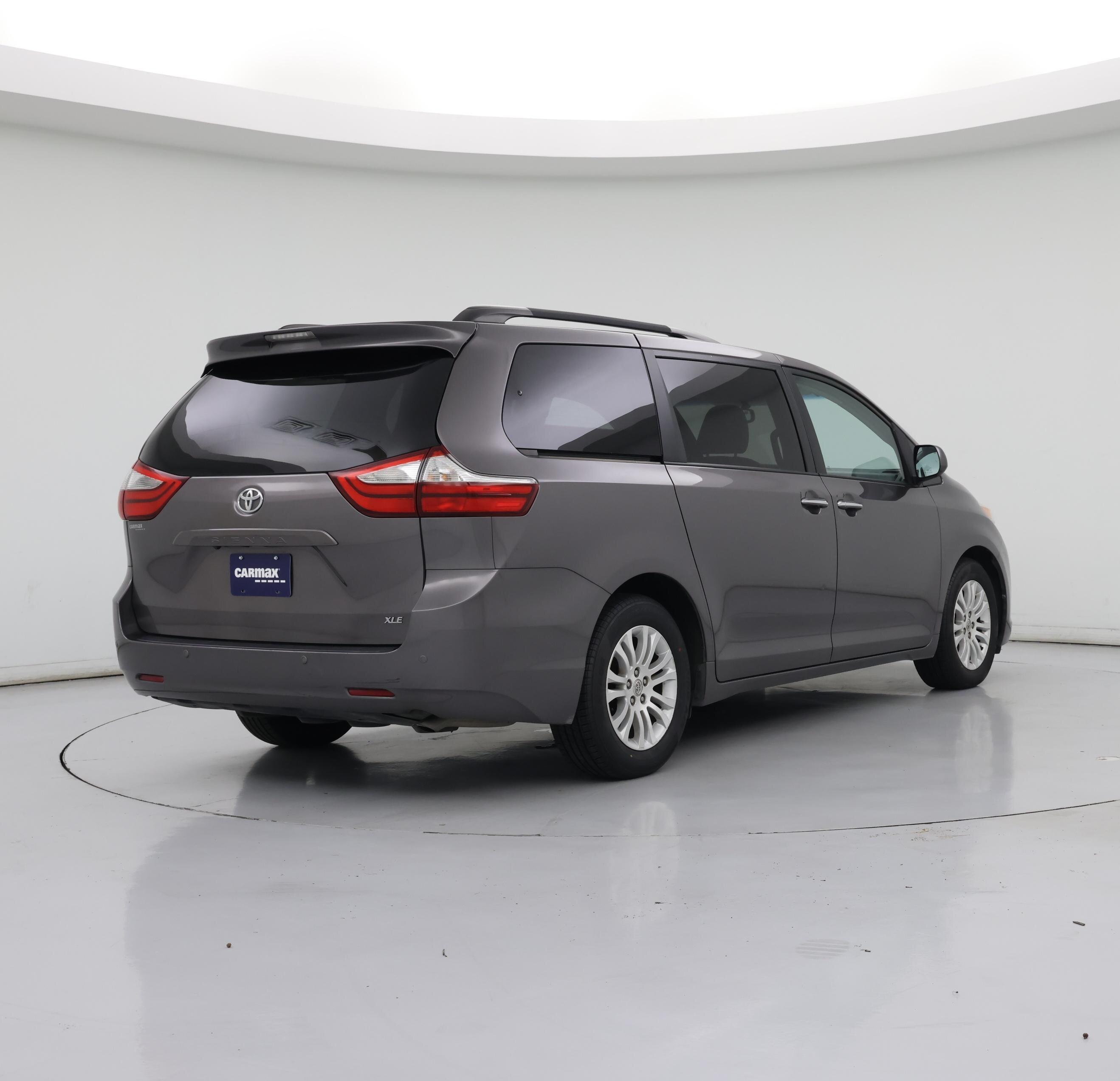 Thumbnail: 2015 Toyota Sienna - 8