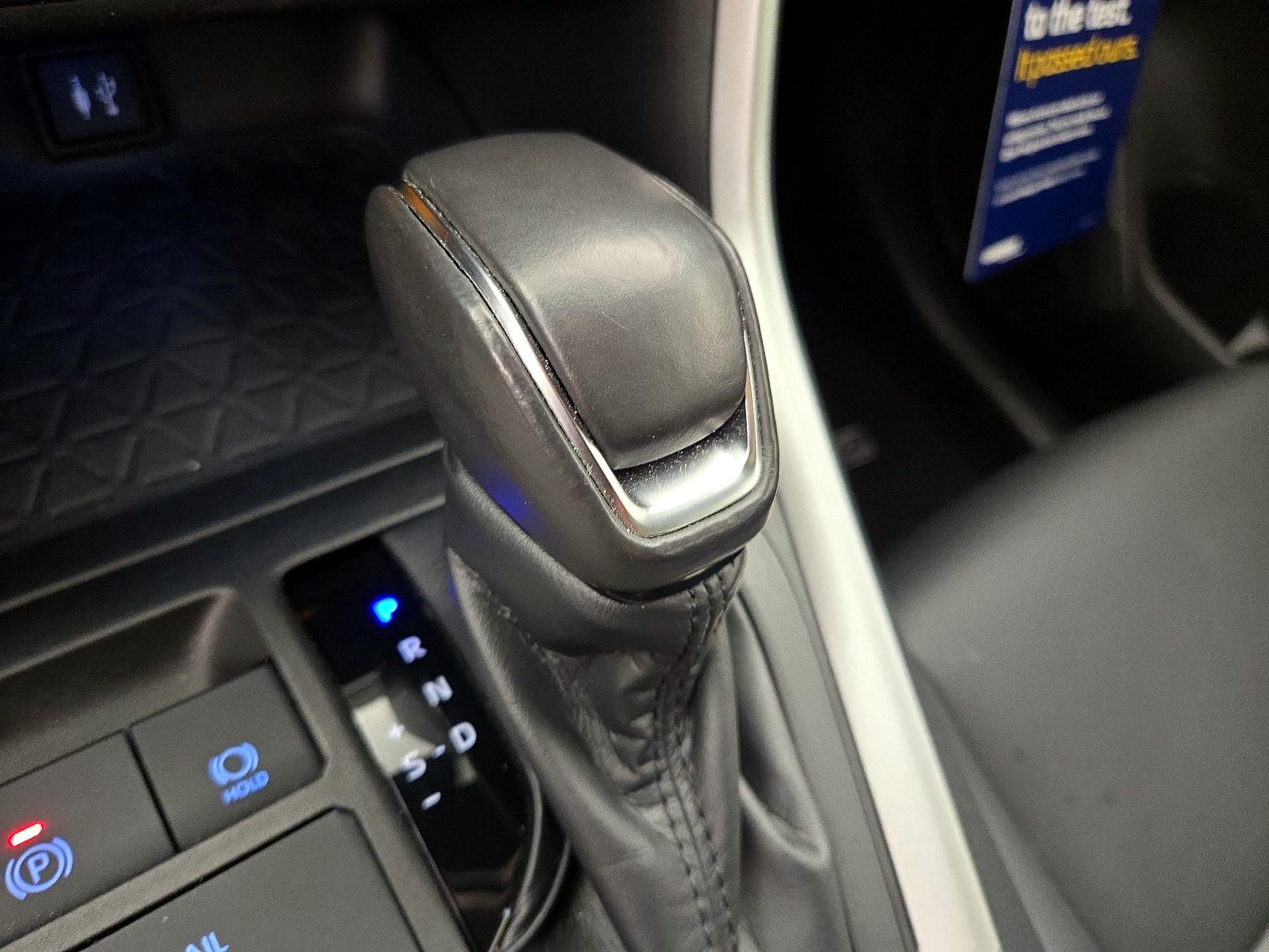 Thumbnail: 2019 Toyota RAV4 - 17