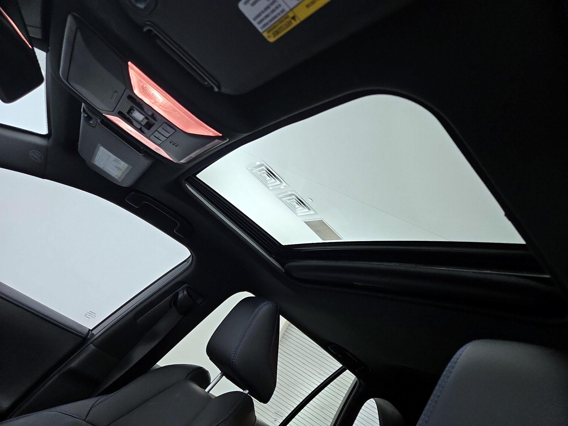 Thumbnail: 2019 Toyota RAV4 - 19