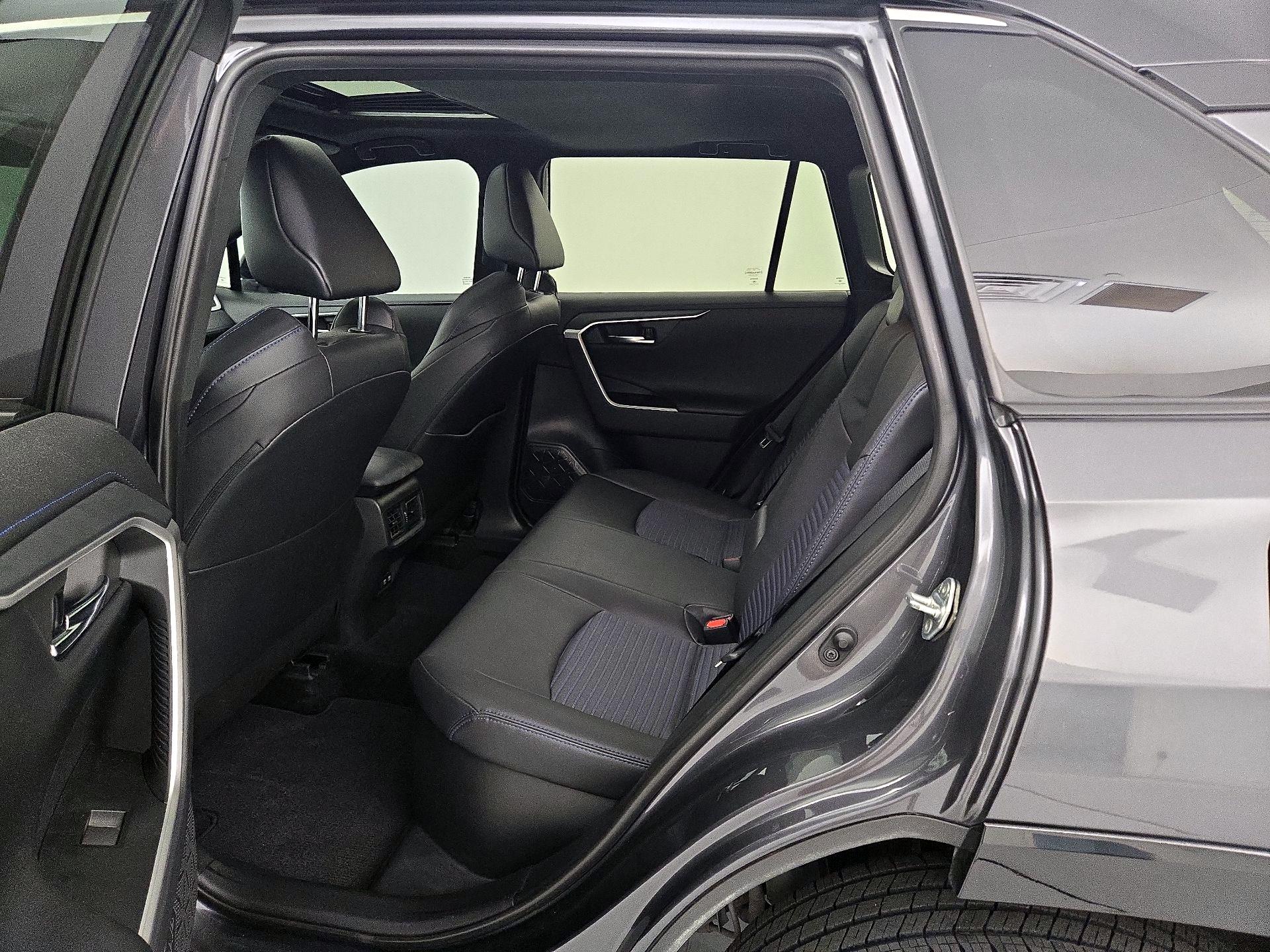 Thumbnail: 2019 Toyota RAV4 - 20