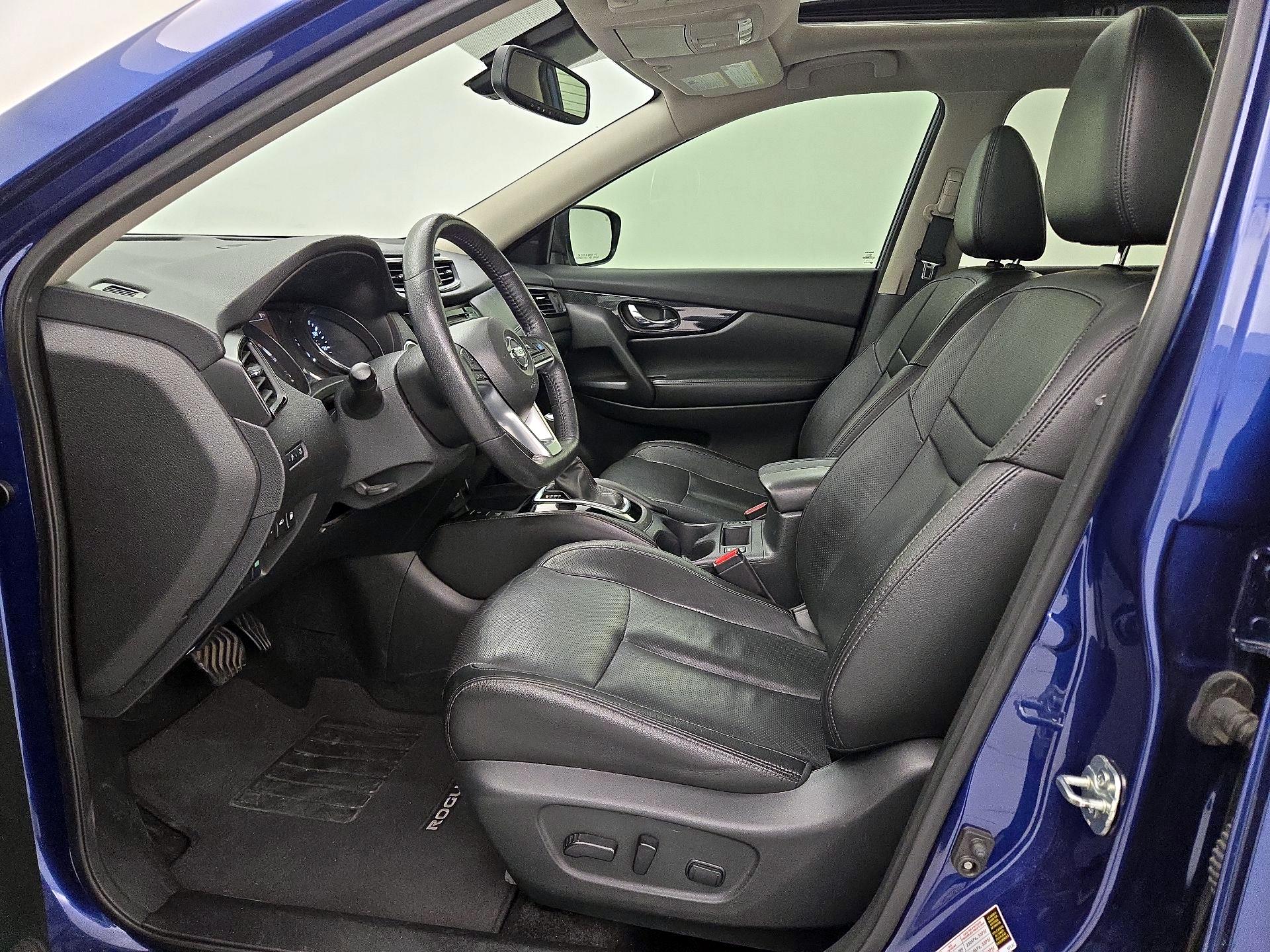 Thumbnail: 2019 Nissan Rogue - 11