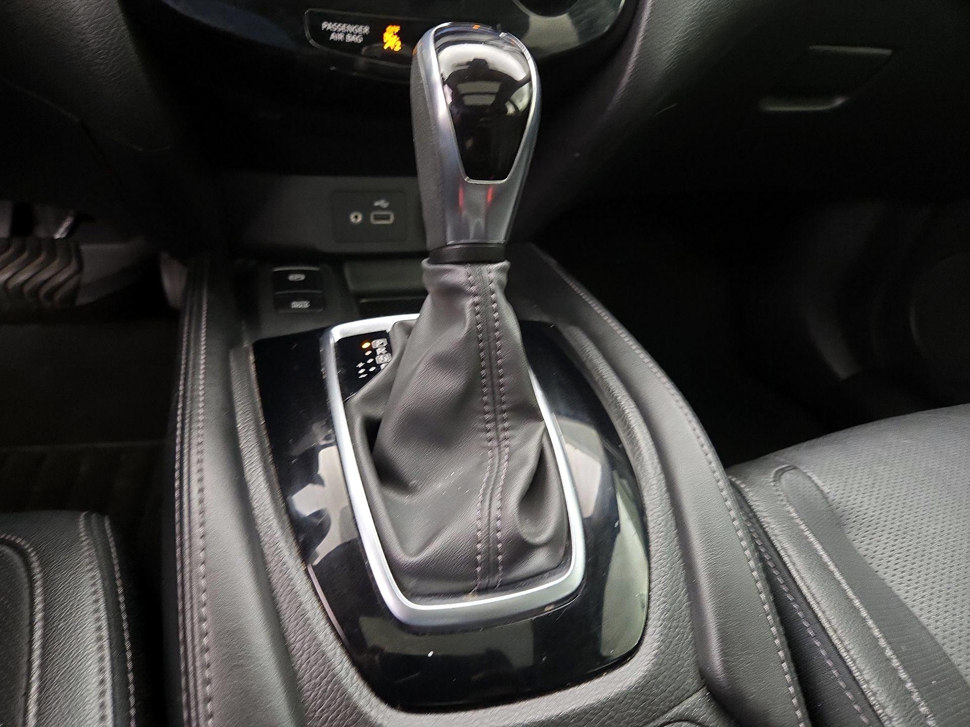 Thumbnail: 2019 Nissan Rogue - 18