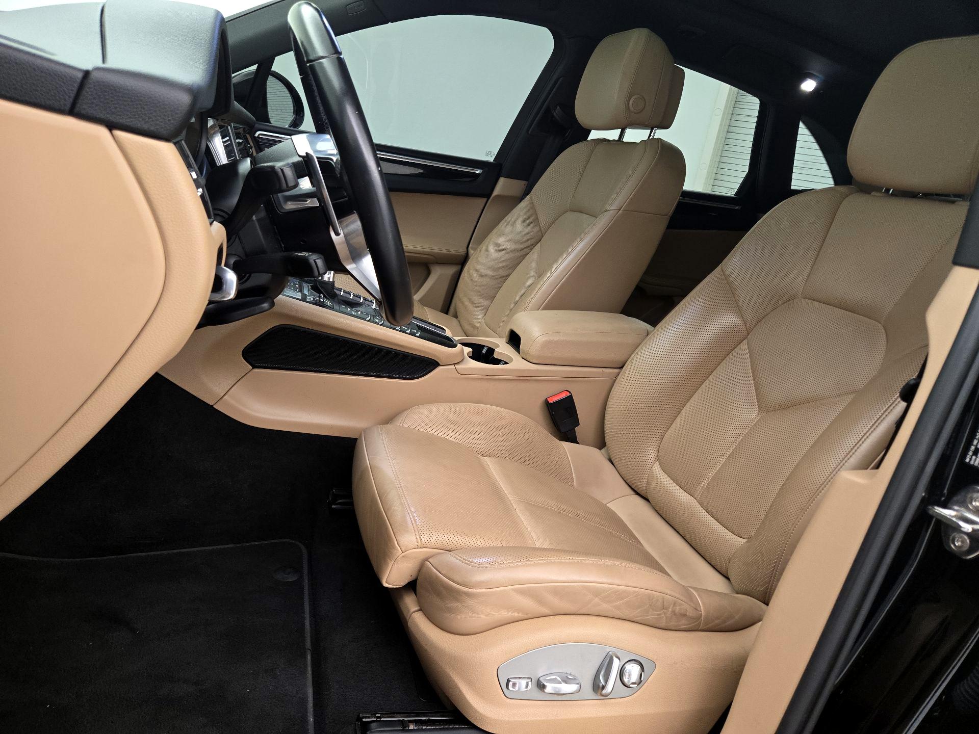 Thumbnail: 2021 Porsche Macan - 11
