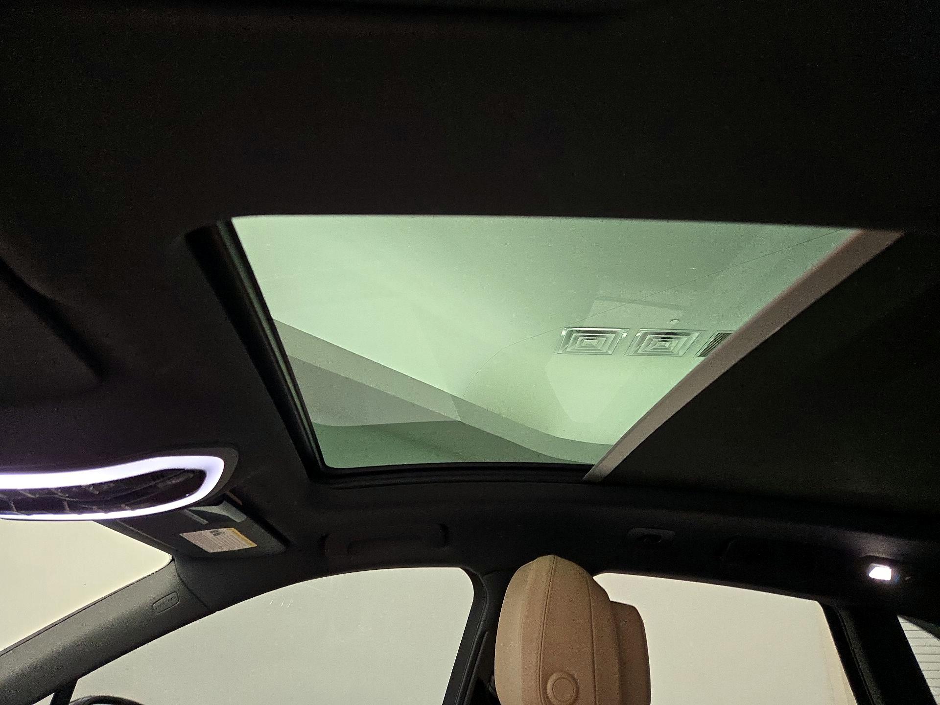 Thumbnail: 2021 Porsche Macan - 20