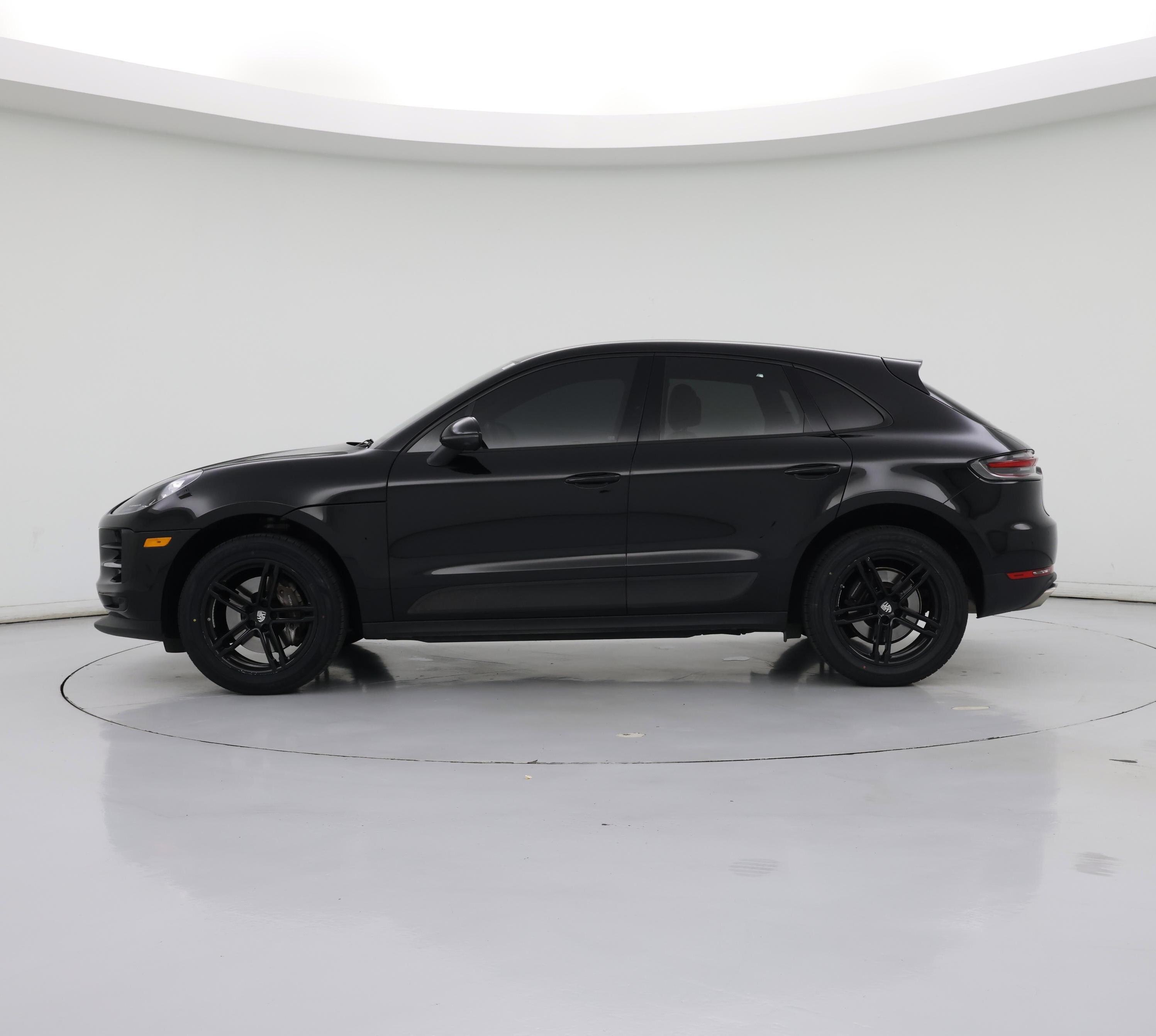 Thumbnail: 2021 Porsche Macan - 3