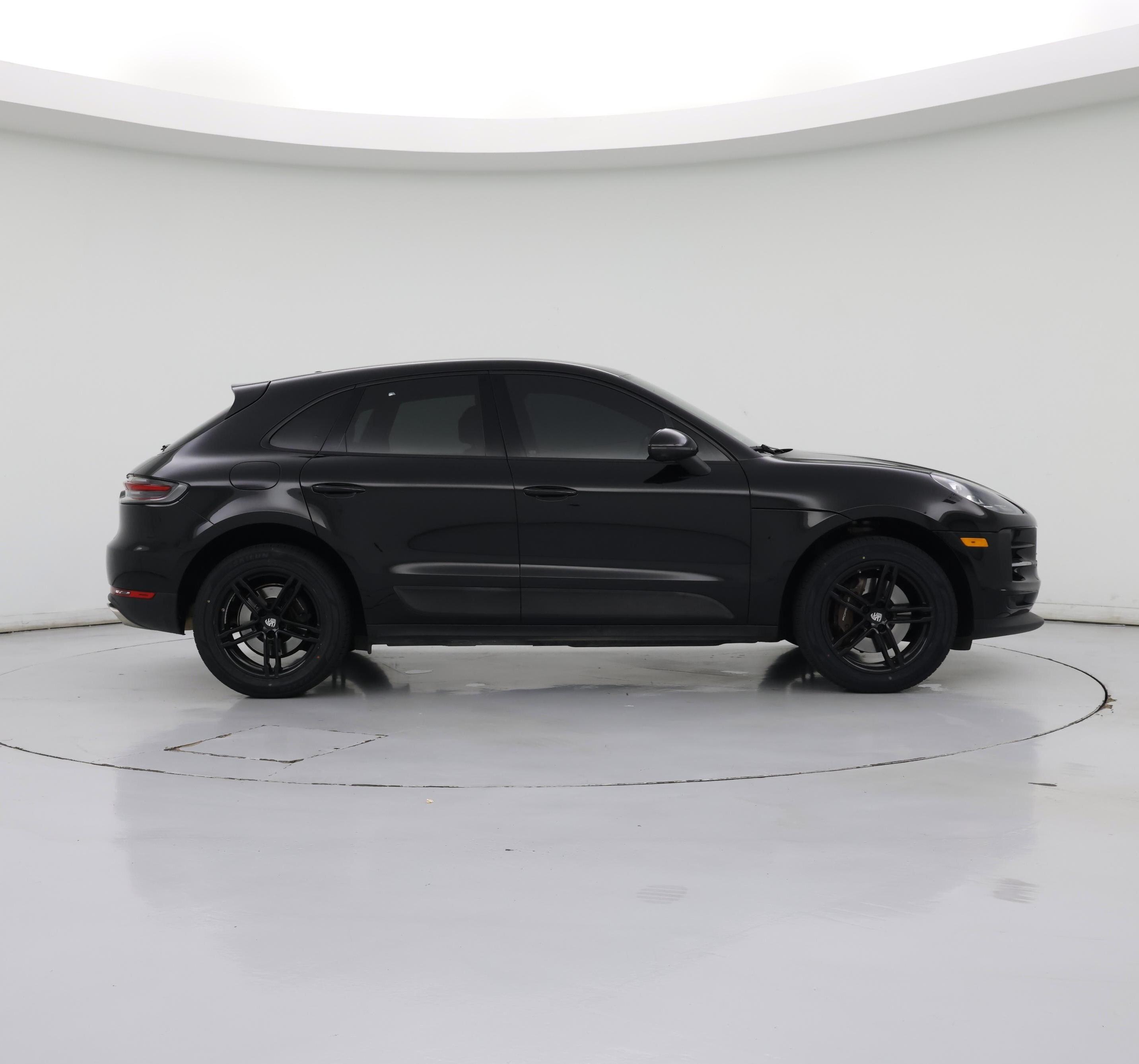 Thumbnail: 2021 Porsche Macan - 7