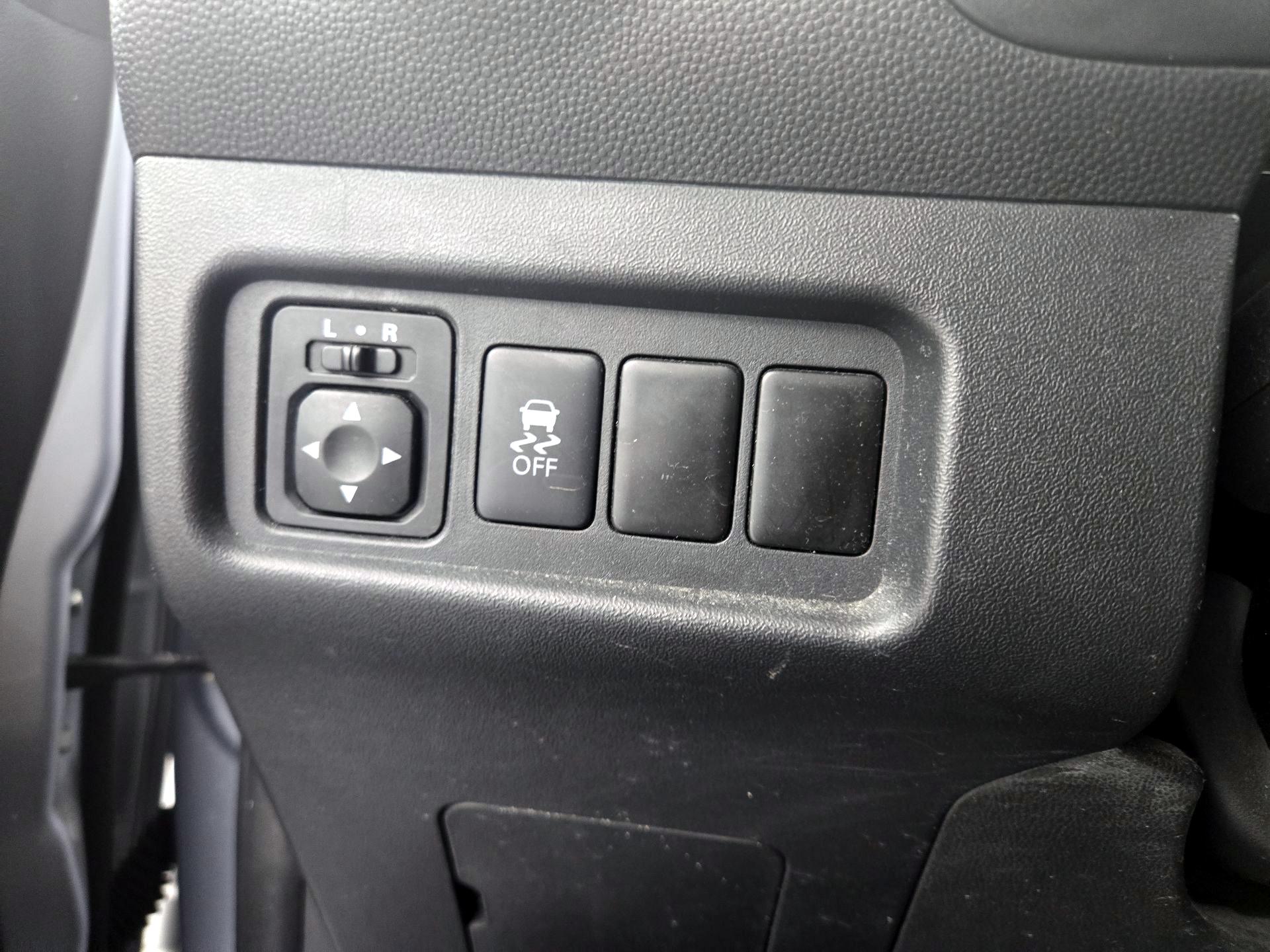 Thumbnail: 2015 Mitsubishi Mirage - 13