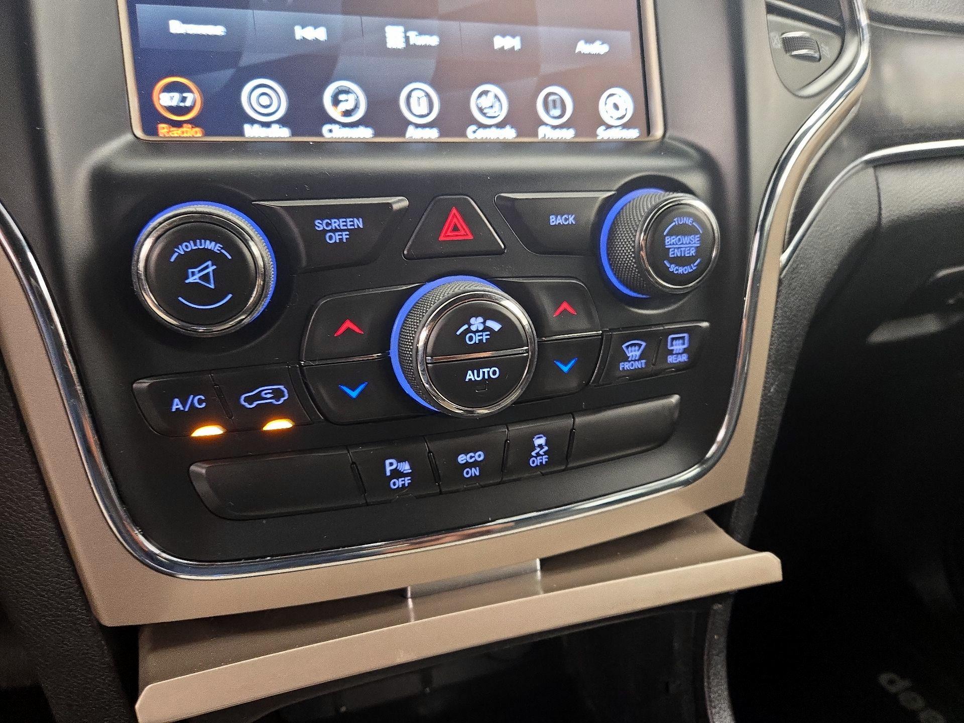 Thumbnail: 2014 Jeep Grand Cherokee - 16