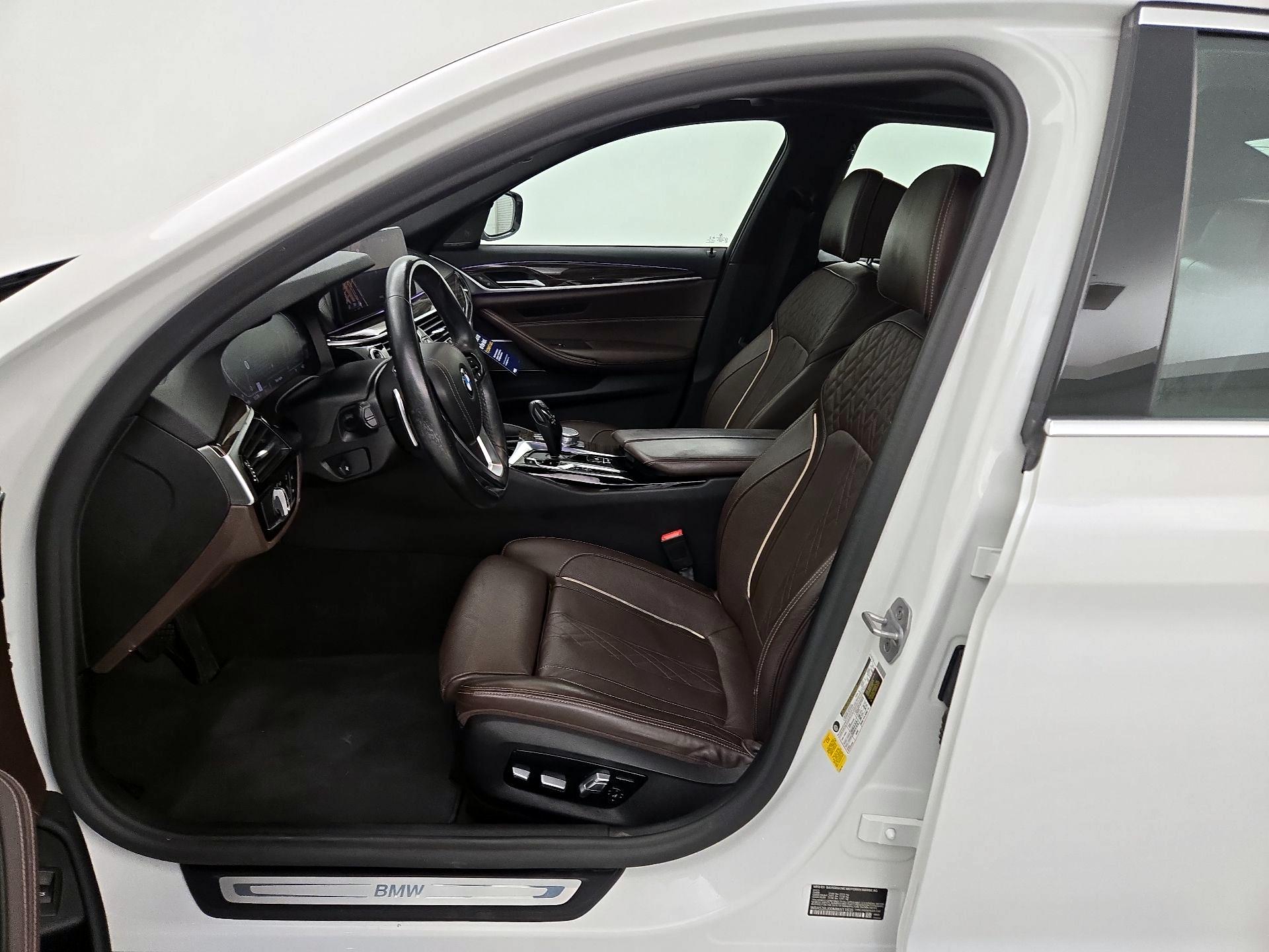 Thumbnail: 2021 BMW 5 Series - 11