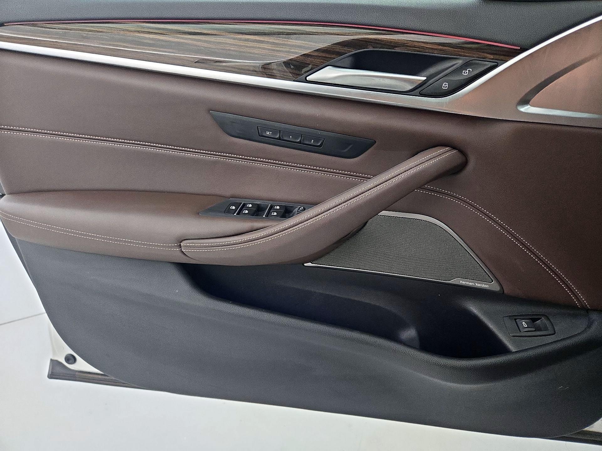 Thumbnail: 2021 BMW 5 Series - 12