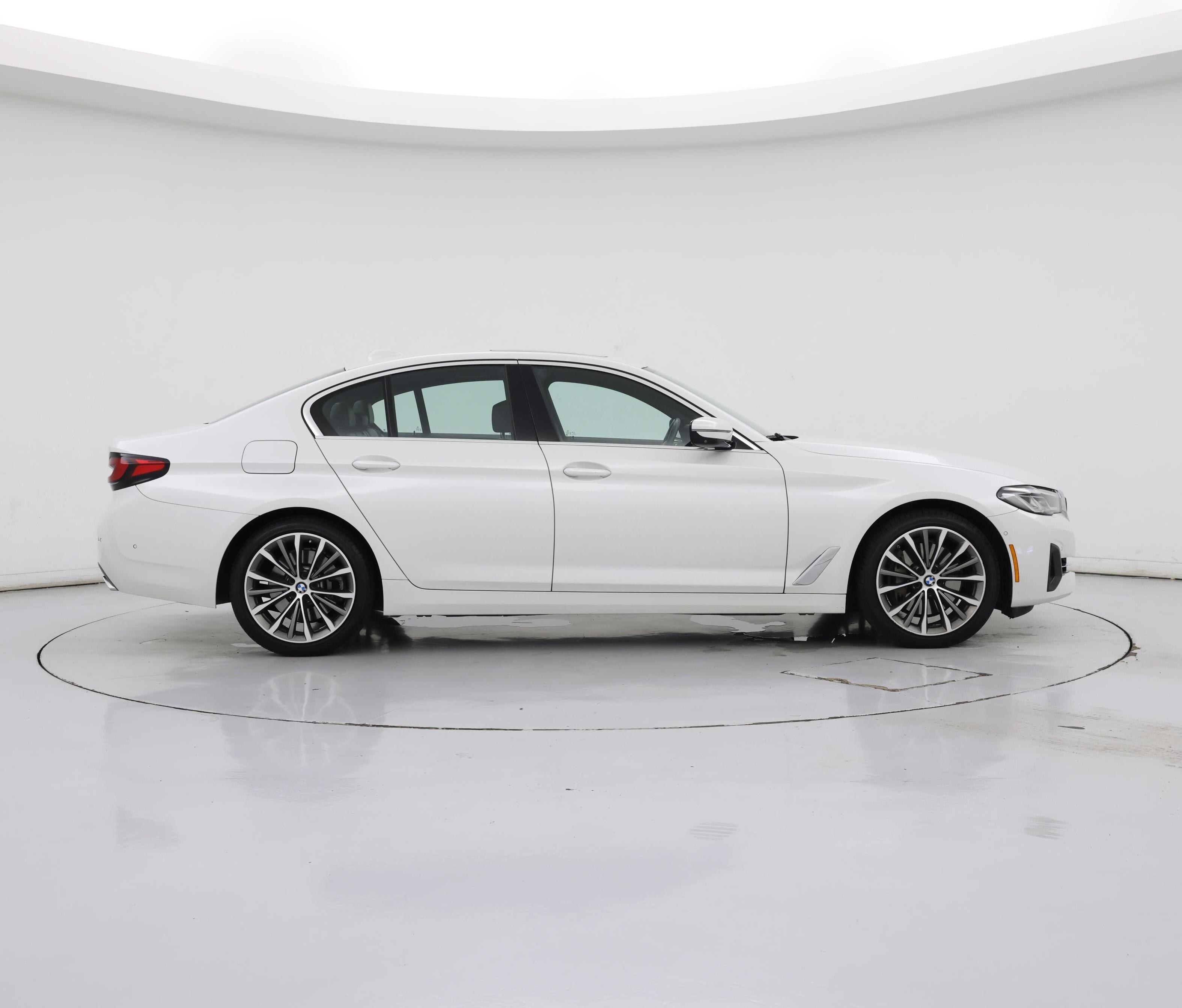 Thumbnail: 2021 BMW 5 Series - 7