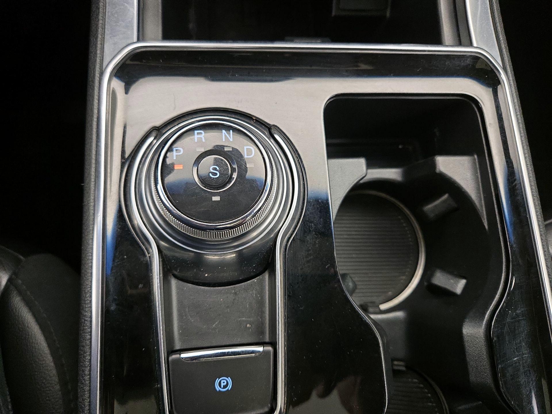 Thumbnail: 2020 Ford Edge - 18