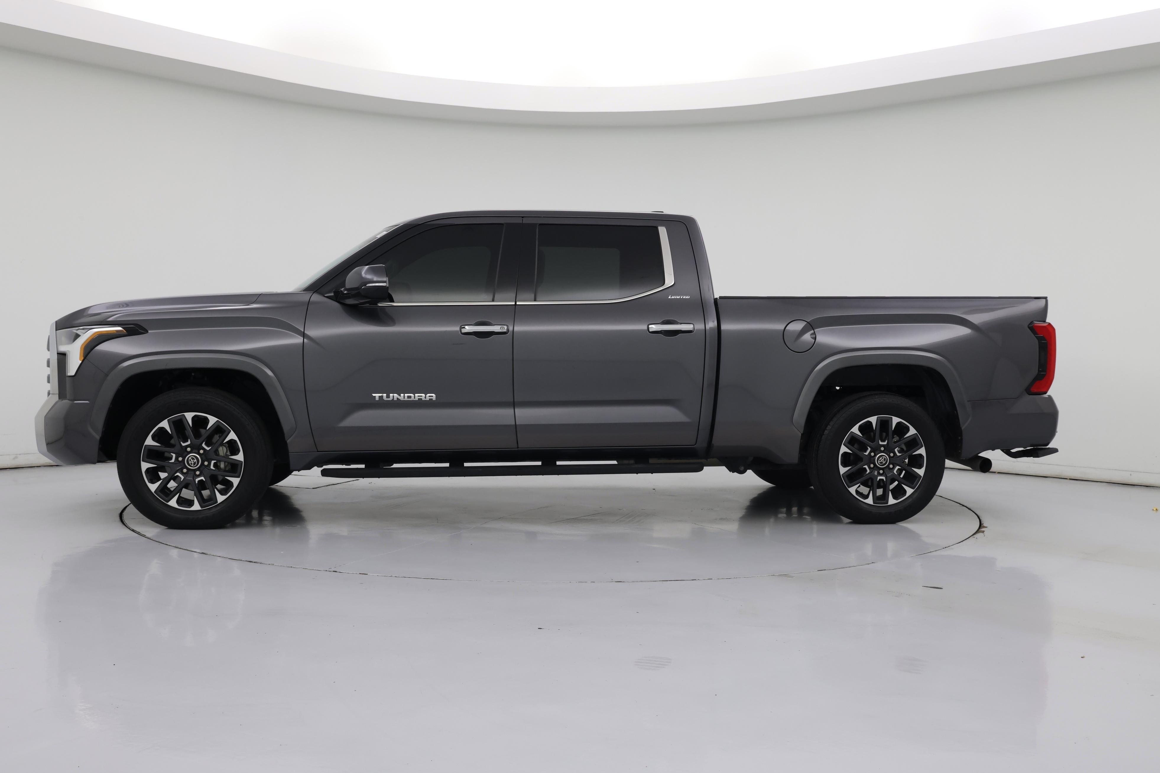 Thumbnail: 2022 Toyota Tundra - 3