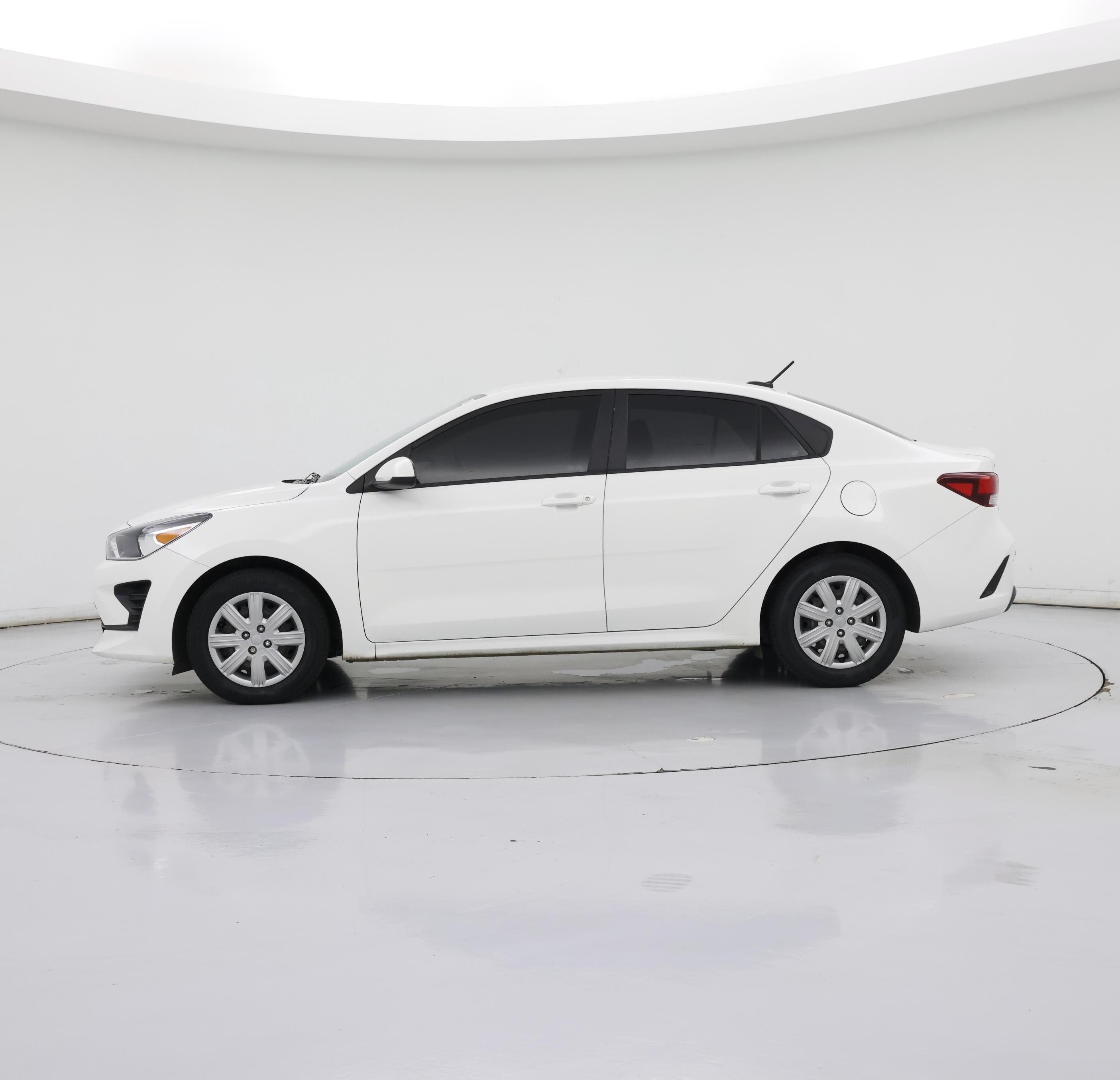 Thumbnail: 2022 Kia Rio - 3