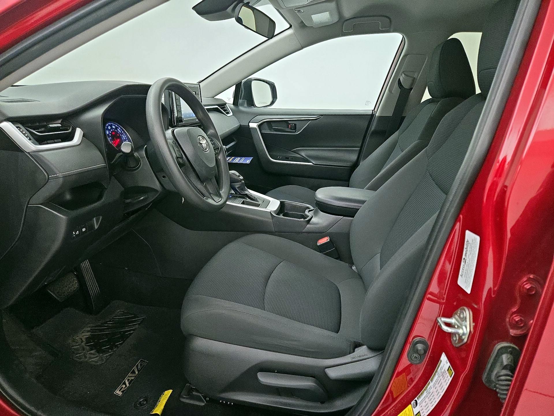 Thumbnail: 2020 Toyota RAV4 - 11