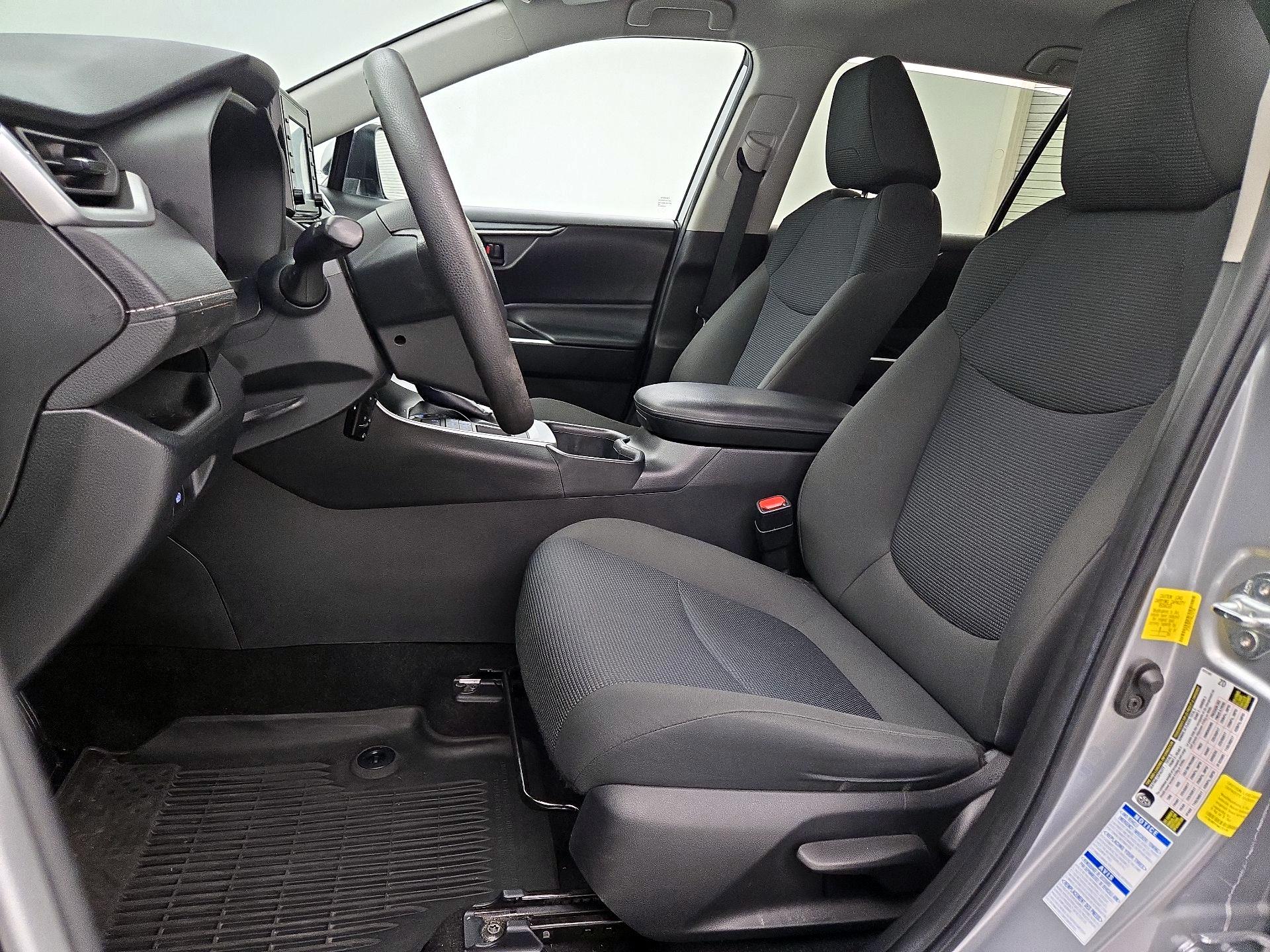 Thumbnail: 2022 Toyota RAV4 - 11