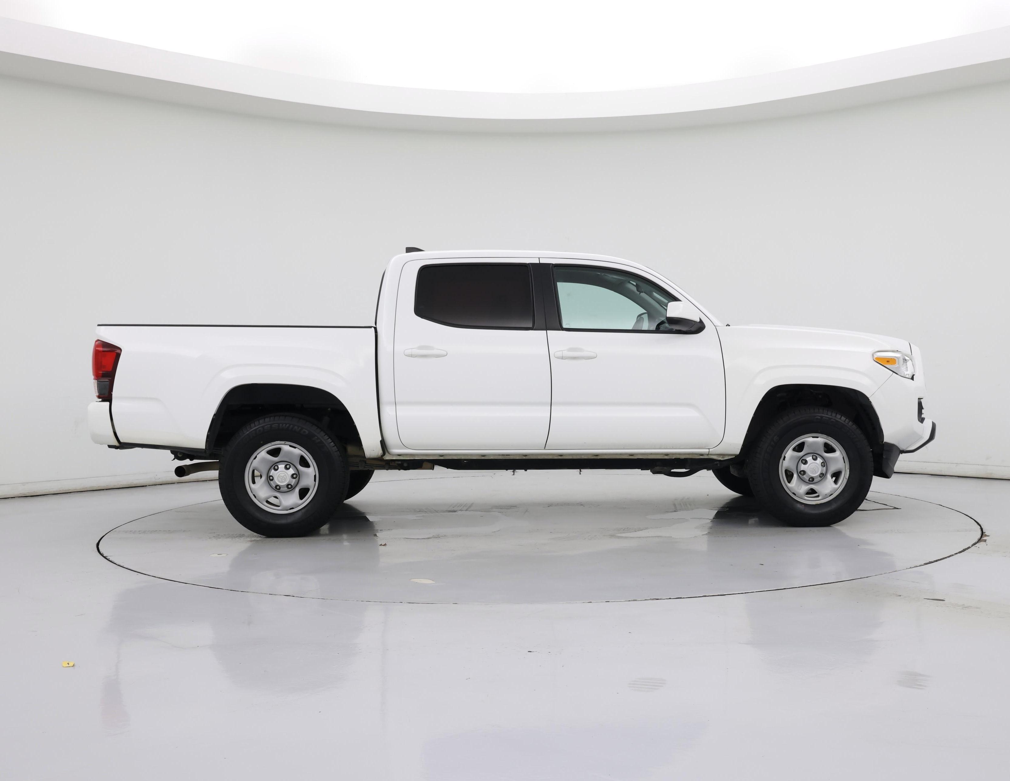 Thumbnail: 2018 Toyota Tacoma - 7