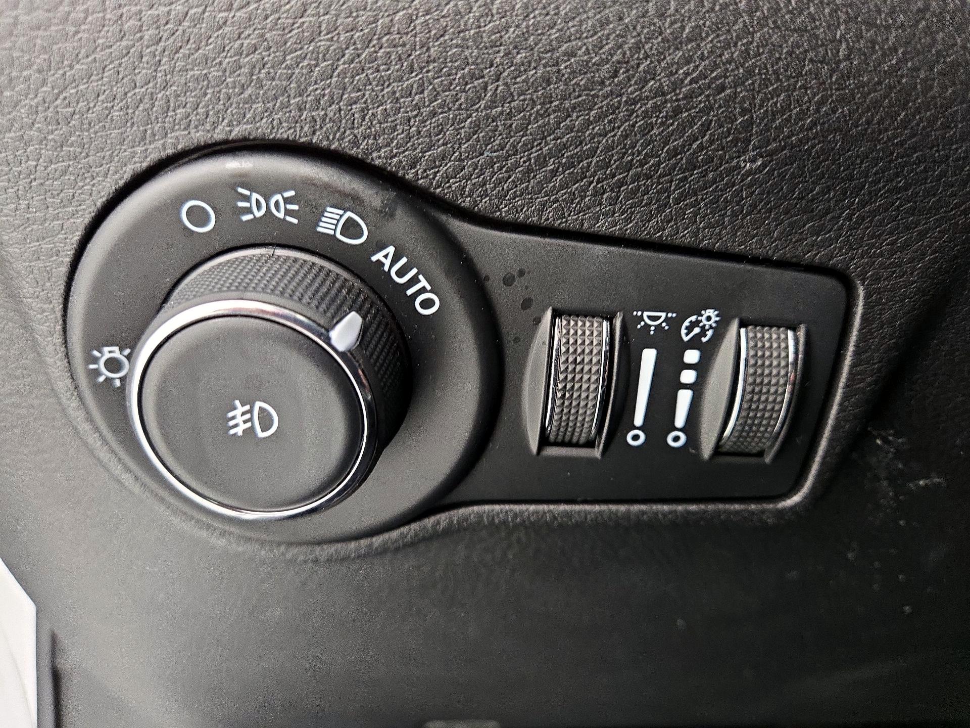 Thumbnail: 2022 Jeep Compass - 13