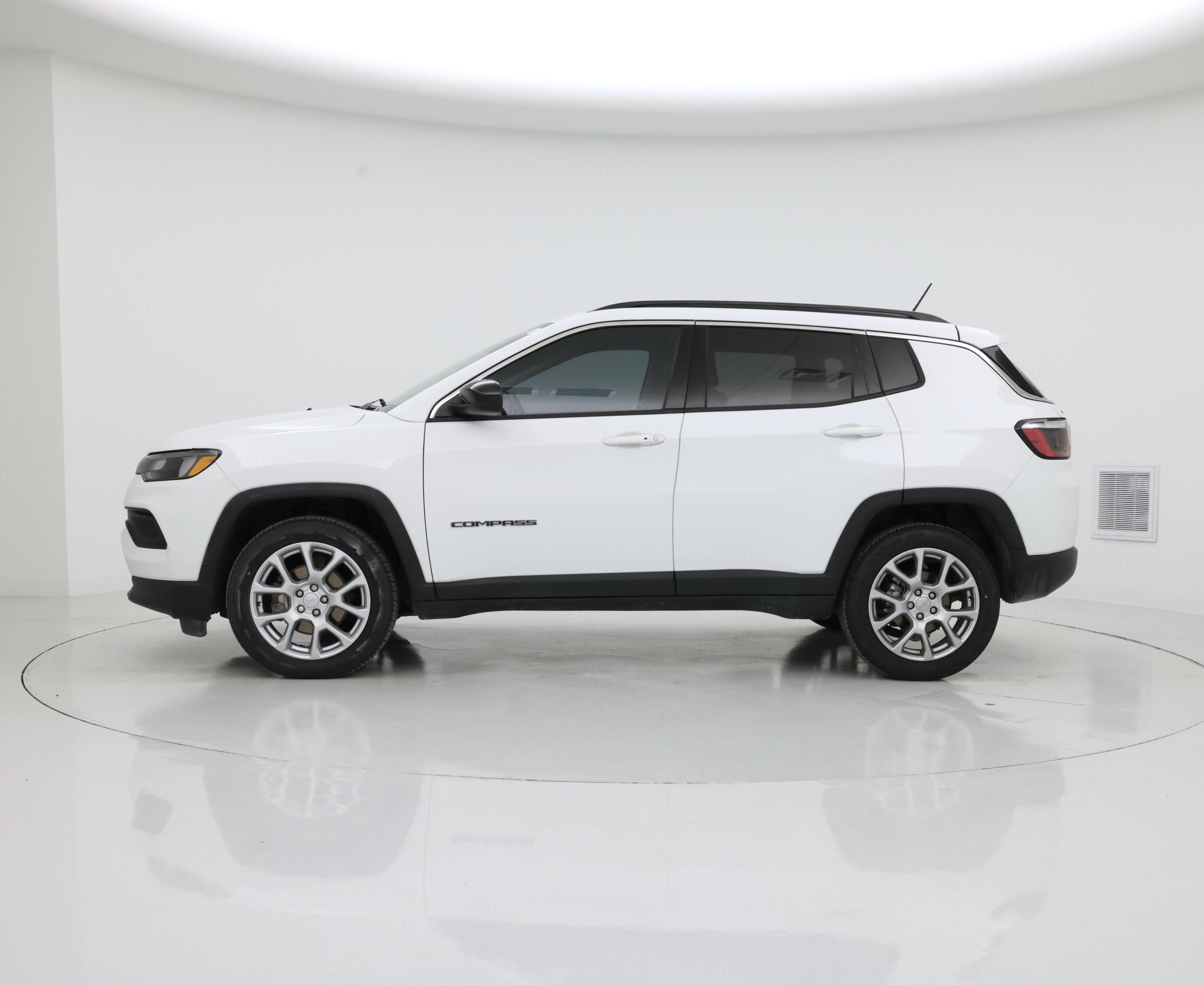 Thumbnail: 2022 Jeep Compass - 3