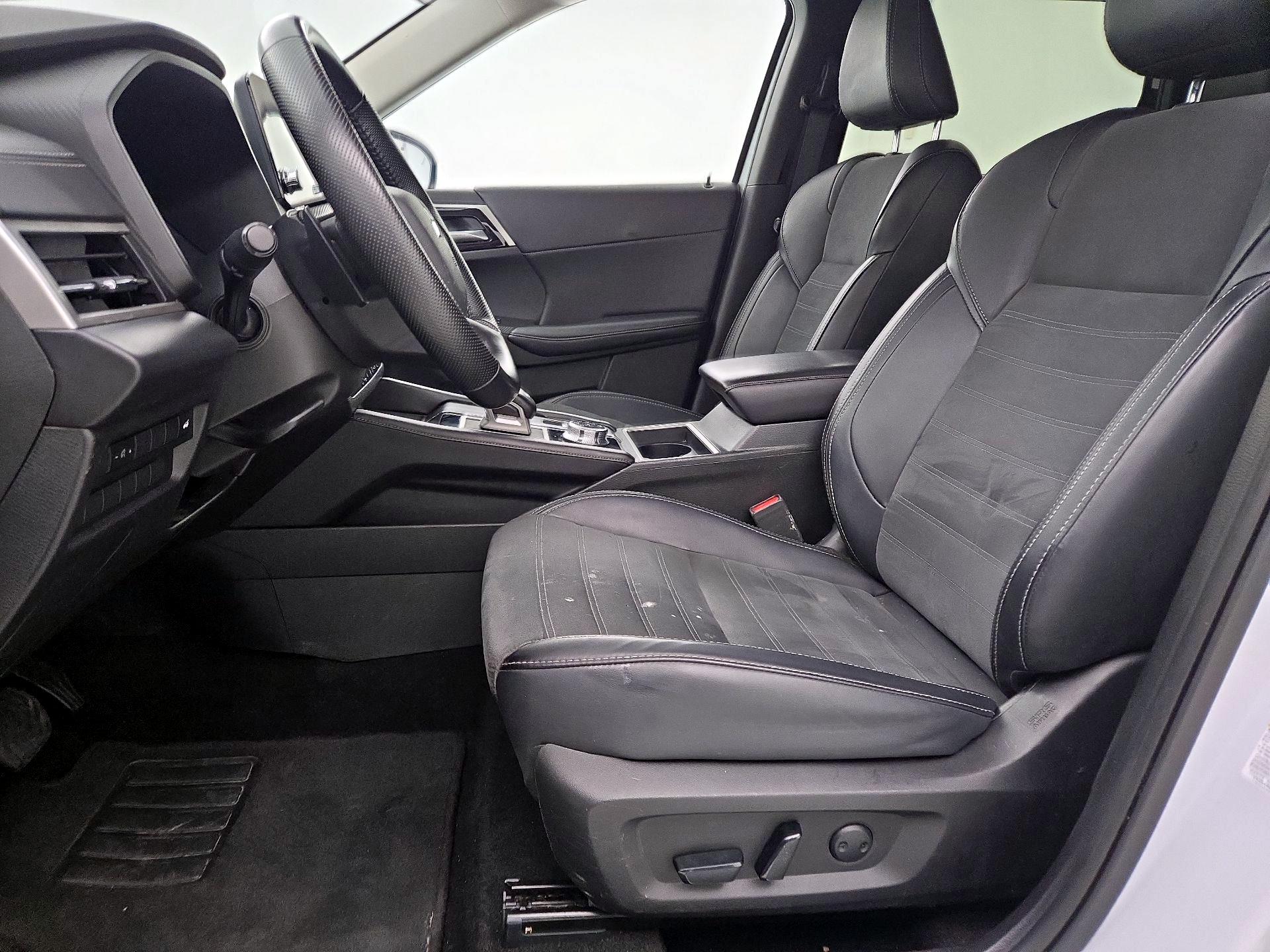 Thumbnail: 2024 Mitsubishi Outlander - 11