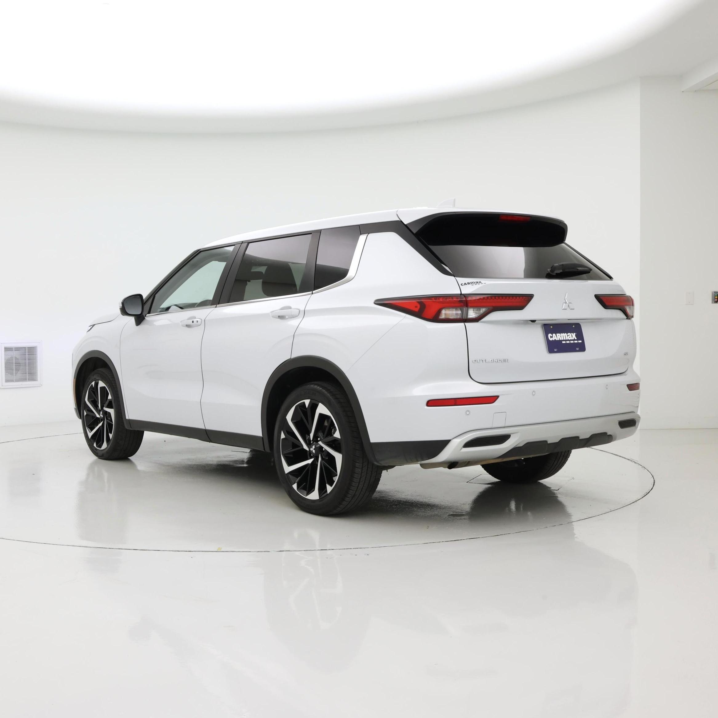 Thumbnail: 2024 Mitsubishi Outlander - 2