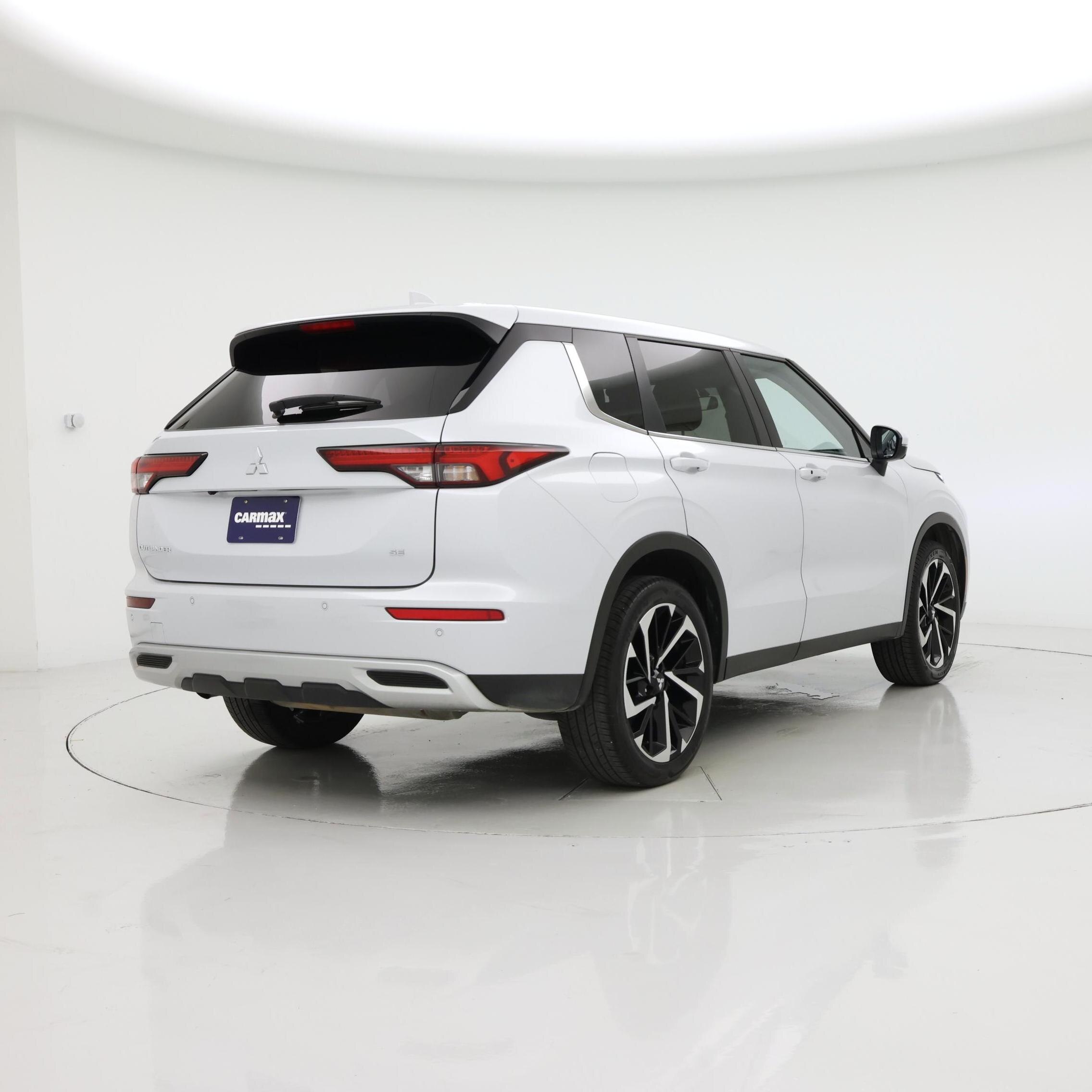 Thumbnail: 2024 Mitsubishi Outlander - 8