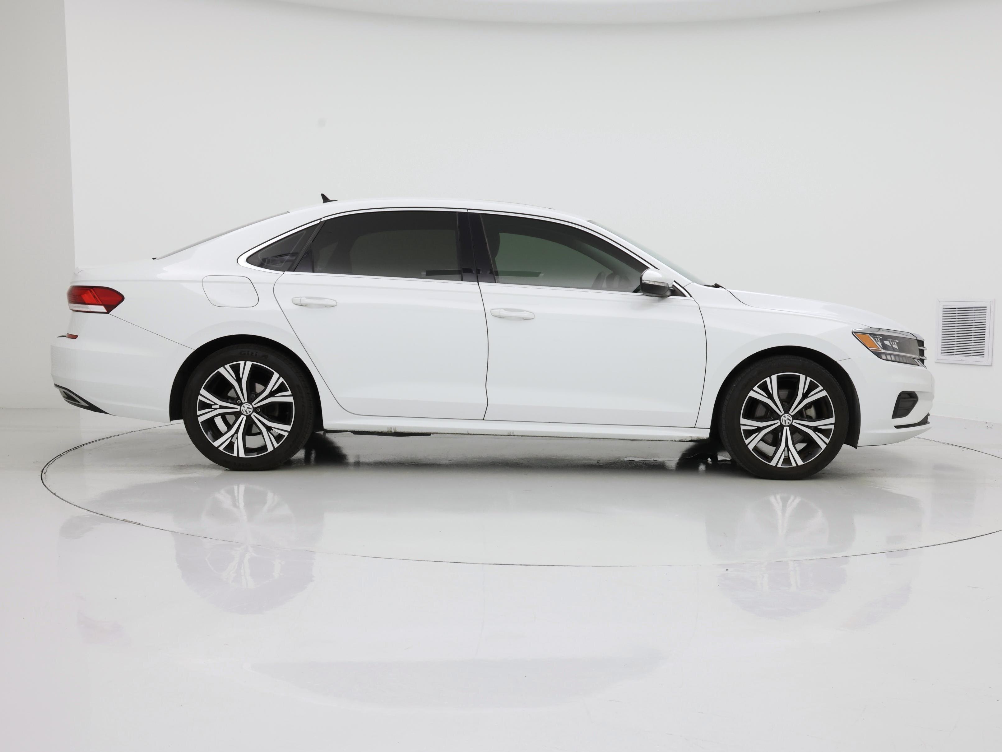 Thumbnail: 2021 Volkswagen Passat - 7