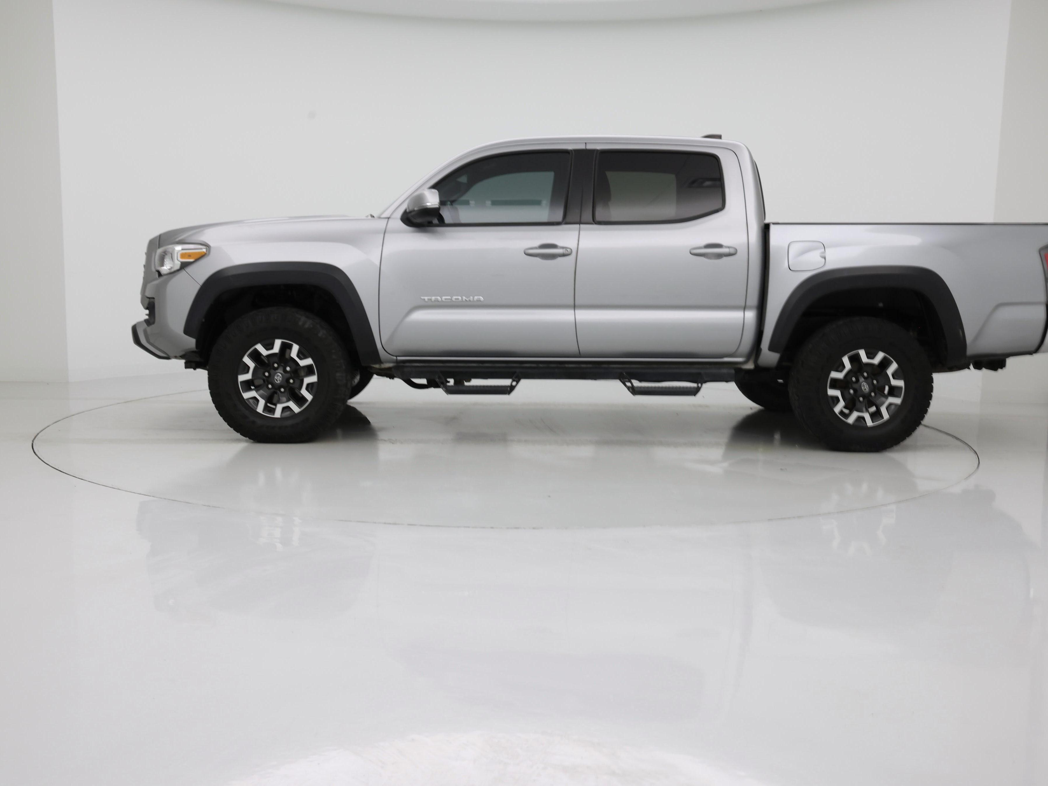Thumbnail: 2021 Toyota Tacoma - 3