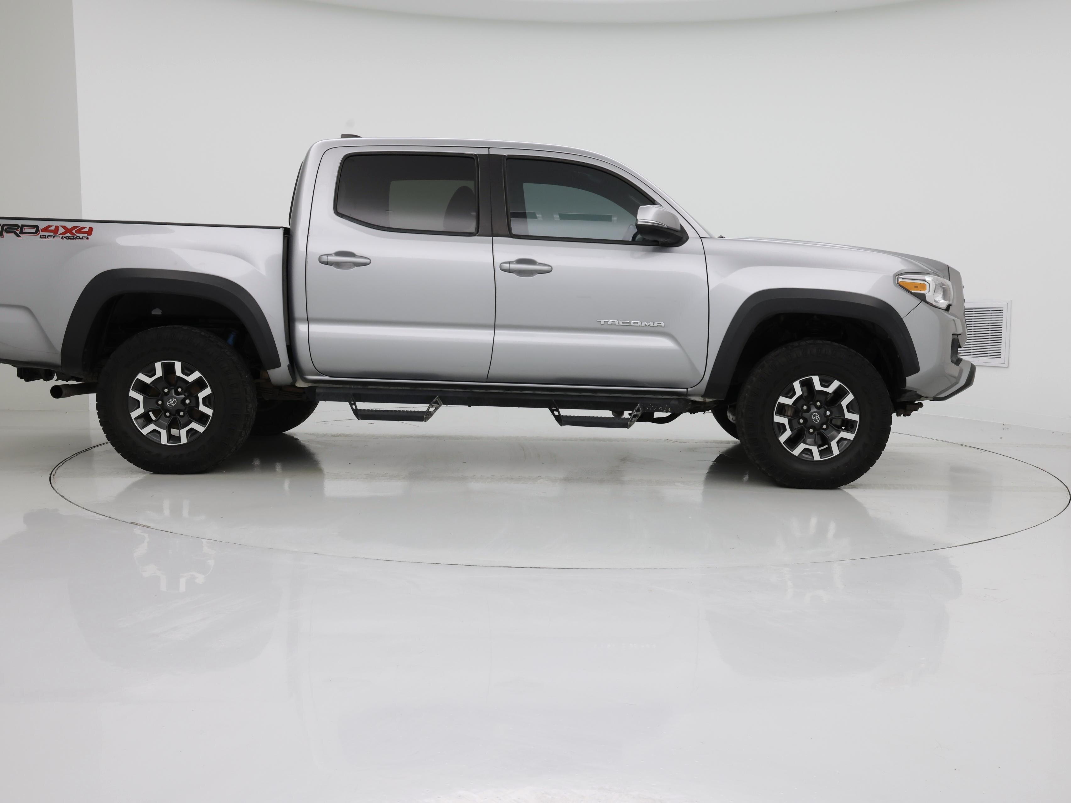Thumbnail: 2021 Toyota Tacoma - 7