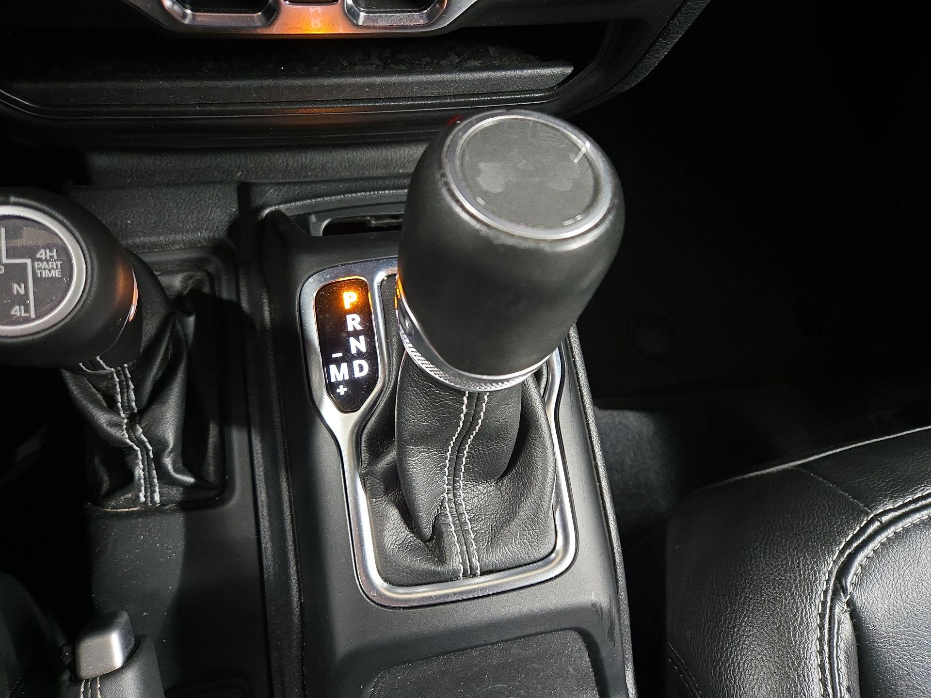 Thumbnail: 2022 Jeep Wrangler - 18