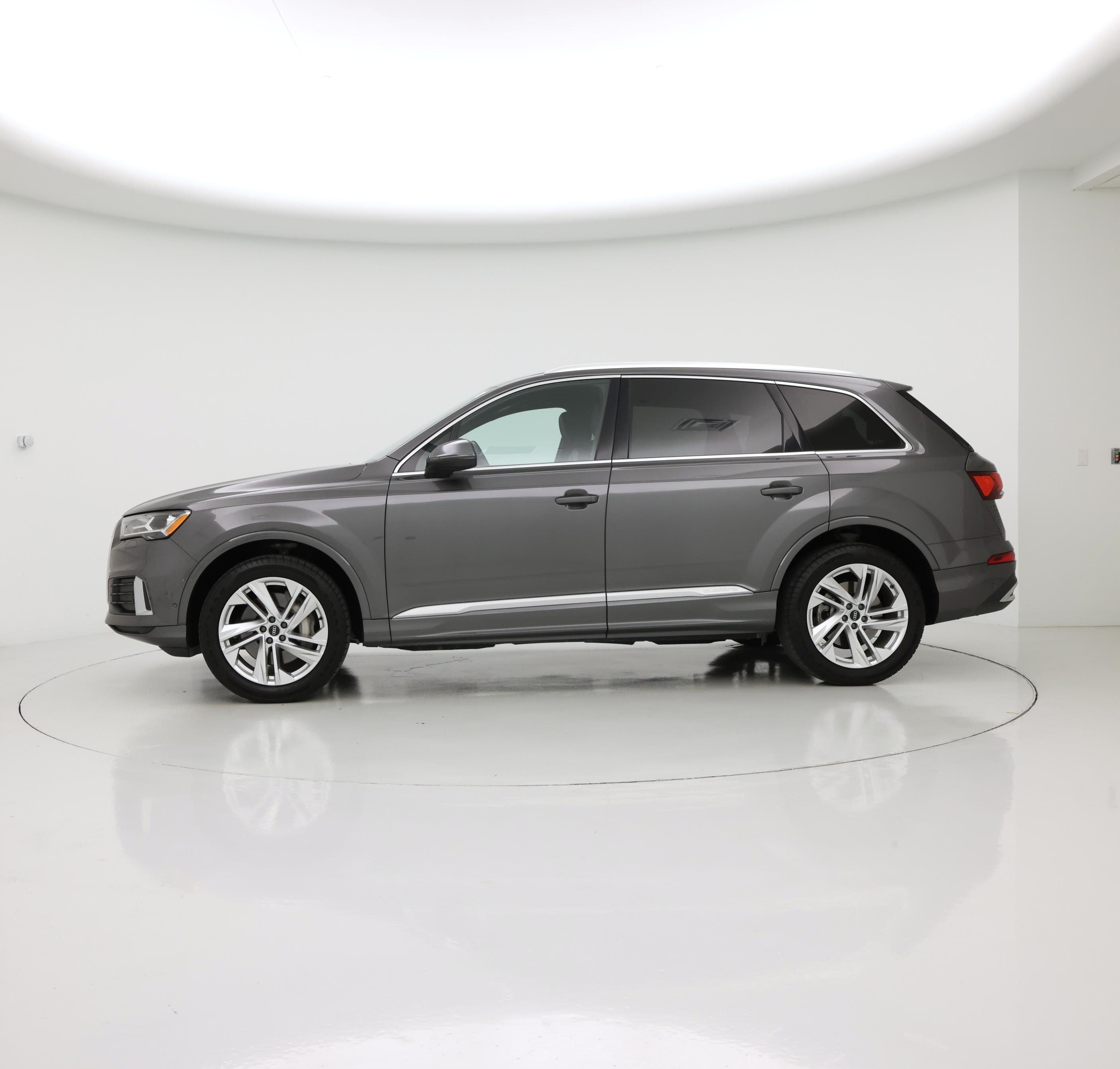 Thumbnail: 2021 Audi Q7 - 3