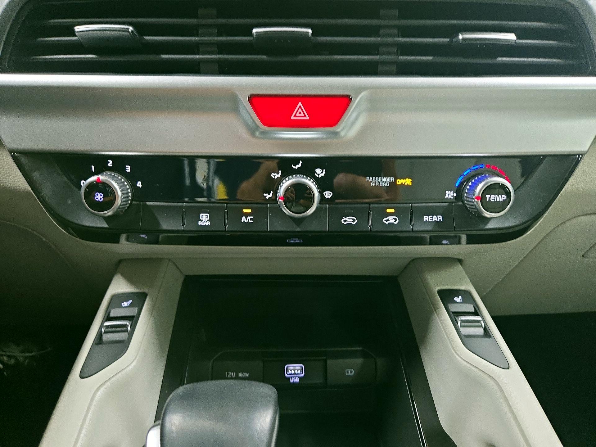 Thumbnail: 2020 Kia Telluride - 16