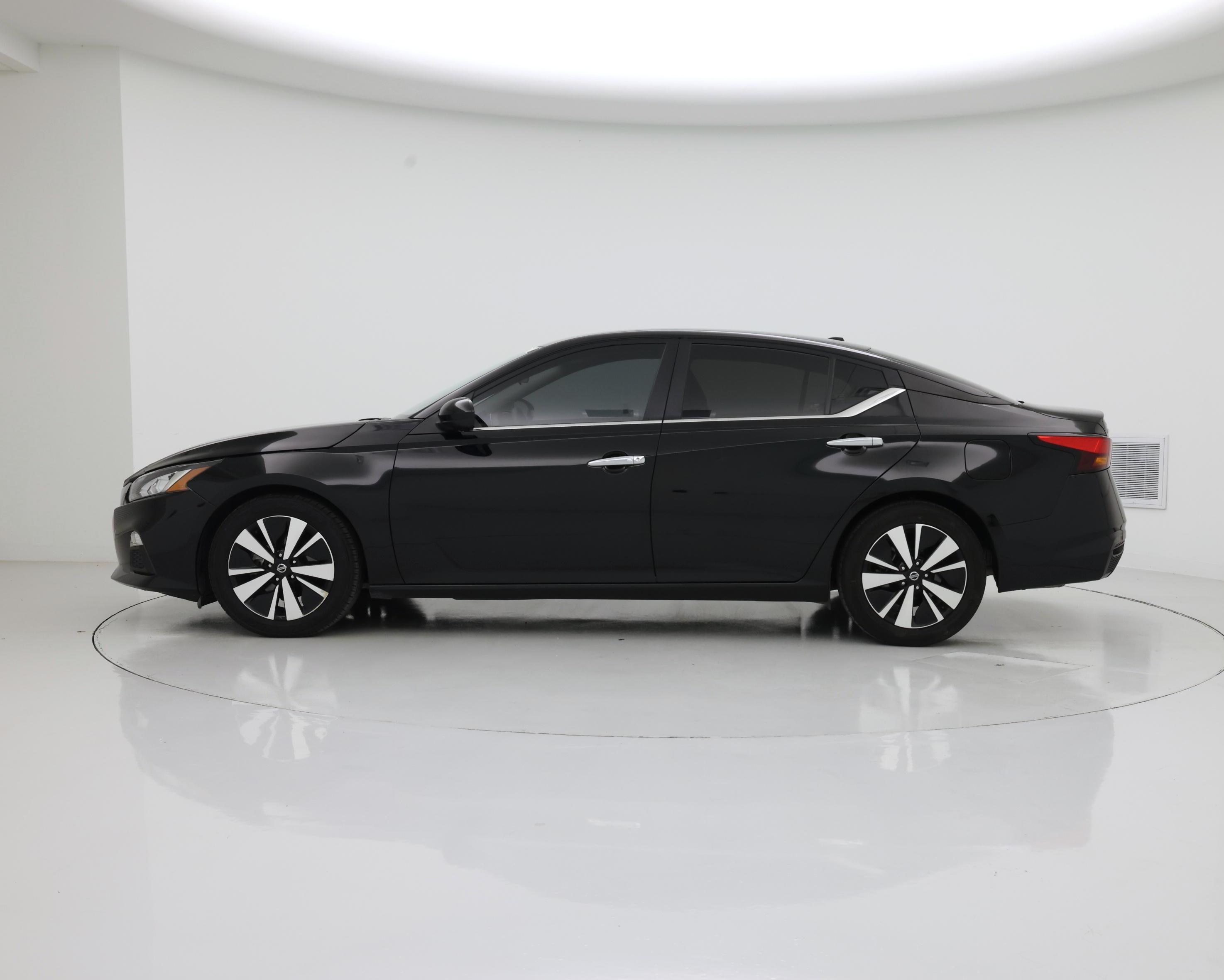 Thumbnail: 2022 Nissan Altima - 3