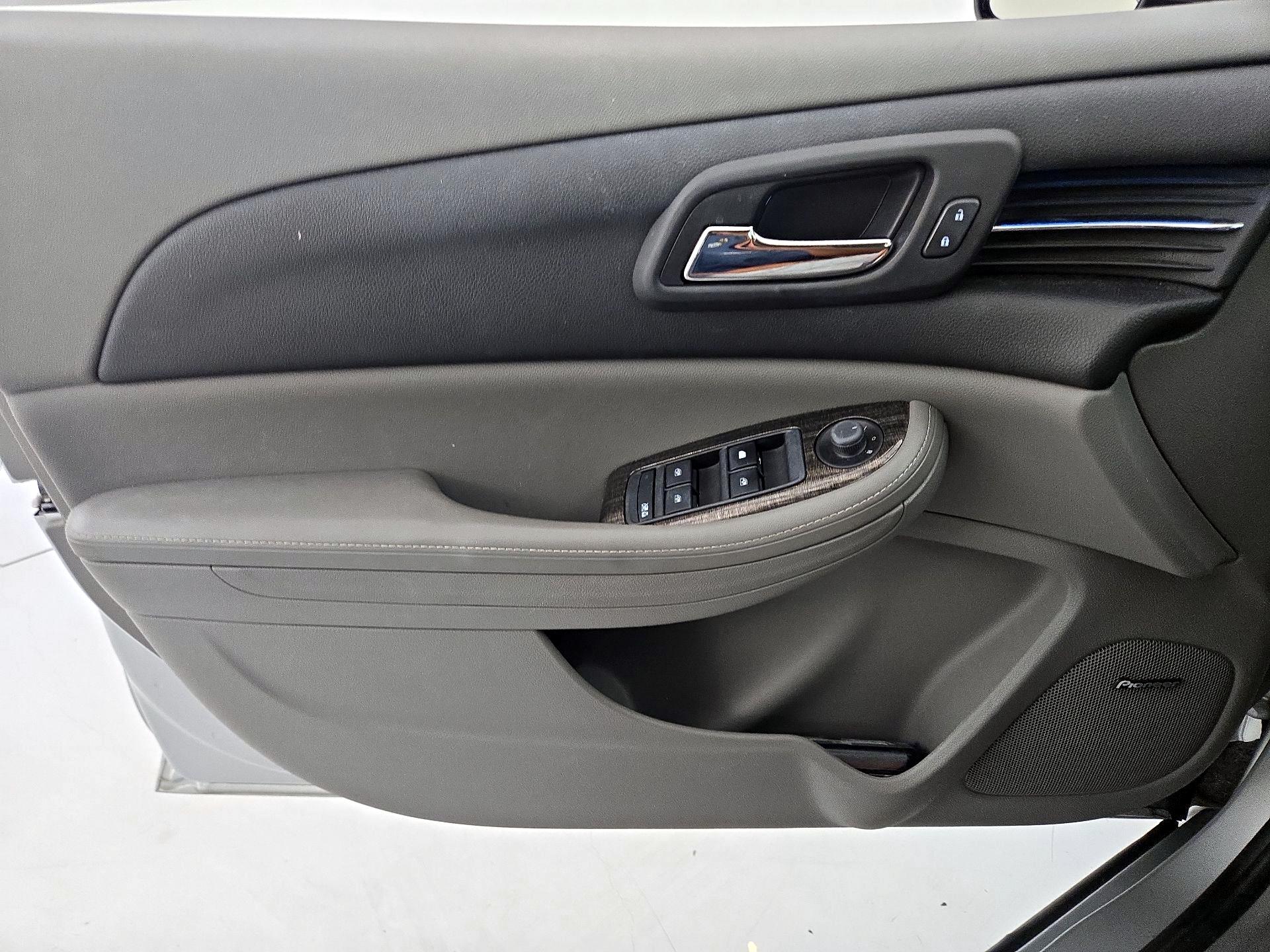 Thumbnail: 2014 Chevrolet Malibu - 12
